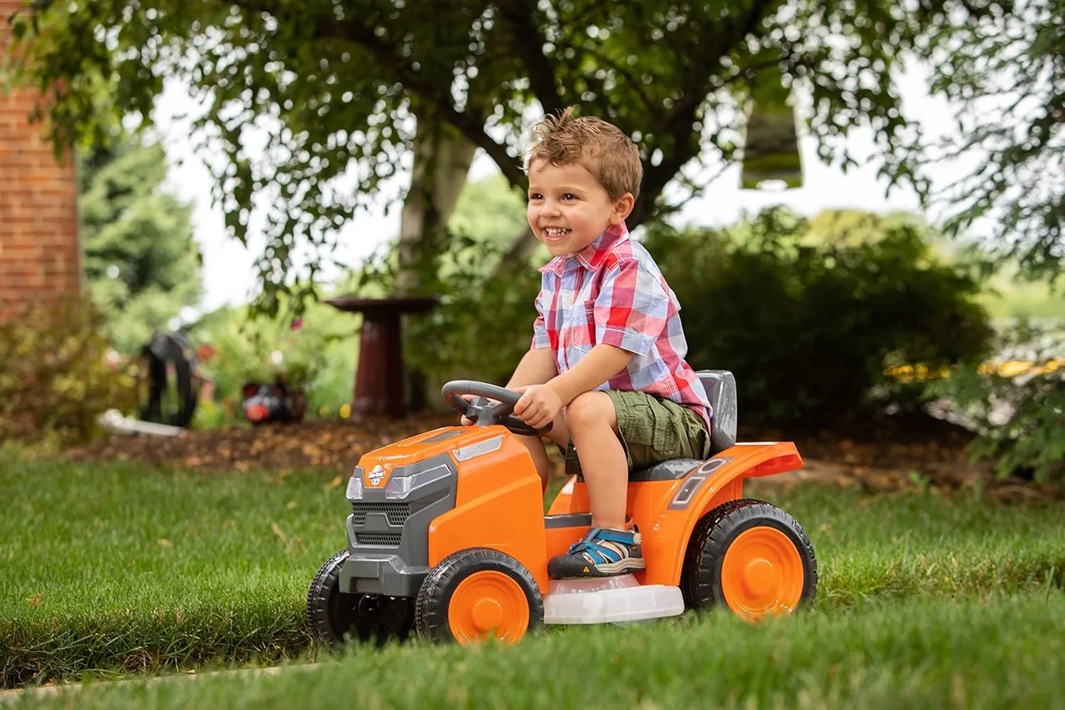 اسباب بازی ماشین چمن زنی کودکانه Mow & Go Kid Trax، 6 ولت، مناسب کودکان 1.5 تا 2.5 سال، حداکثر وزن 20 کیلوگرم، نارنجی