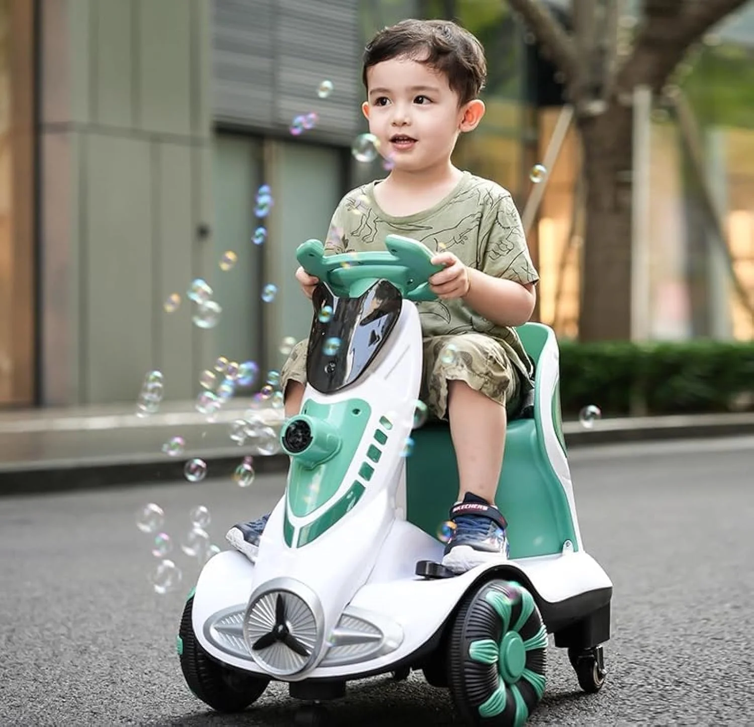 ماشین کودک چهار چرخ برقی FB | دارای قابلیت حباب ساز | چرخش 360 درجه | چراغ های LED جذاب | کمربند ایمنی | ایمن و راحت | TM010 مناسب برای کودکان 3 تا 6 سال (سبز)