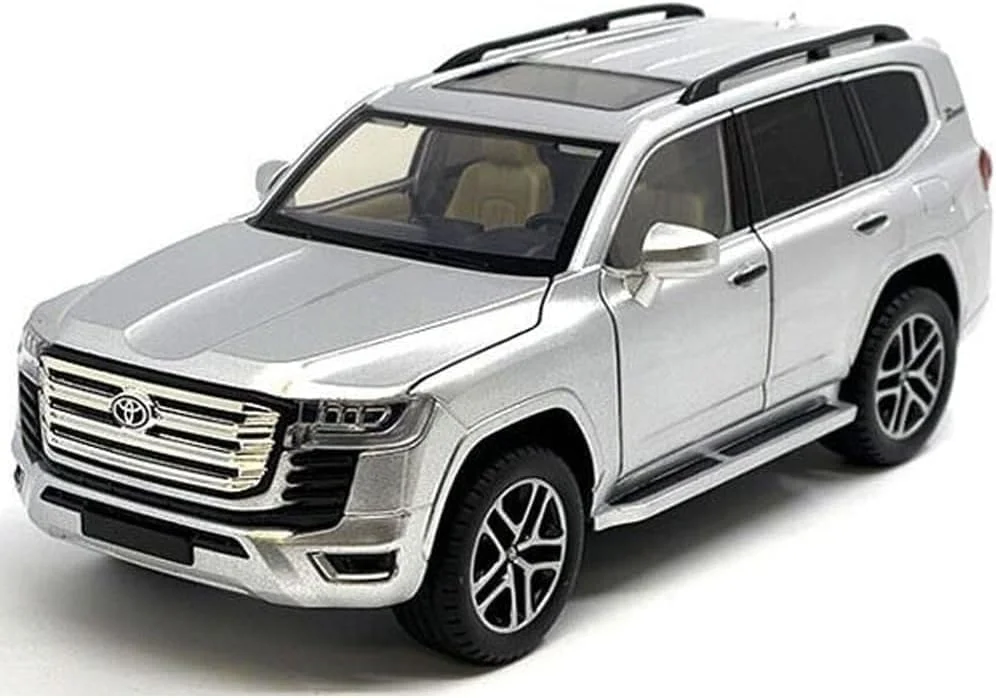 مدل ماشین فلزی تویوتا لندکروزر در مقیاس 1:24 – عقب کش، چراغ دار و صدا دار، مدل شاسی بلند فلزی برای کودکان و کلکسیونرها – اسباب بازی آفرود واقعی (نقره ای)