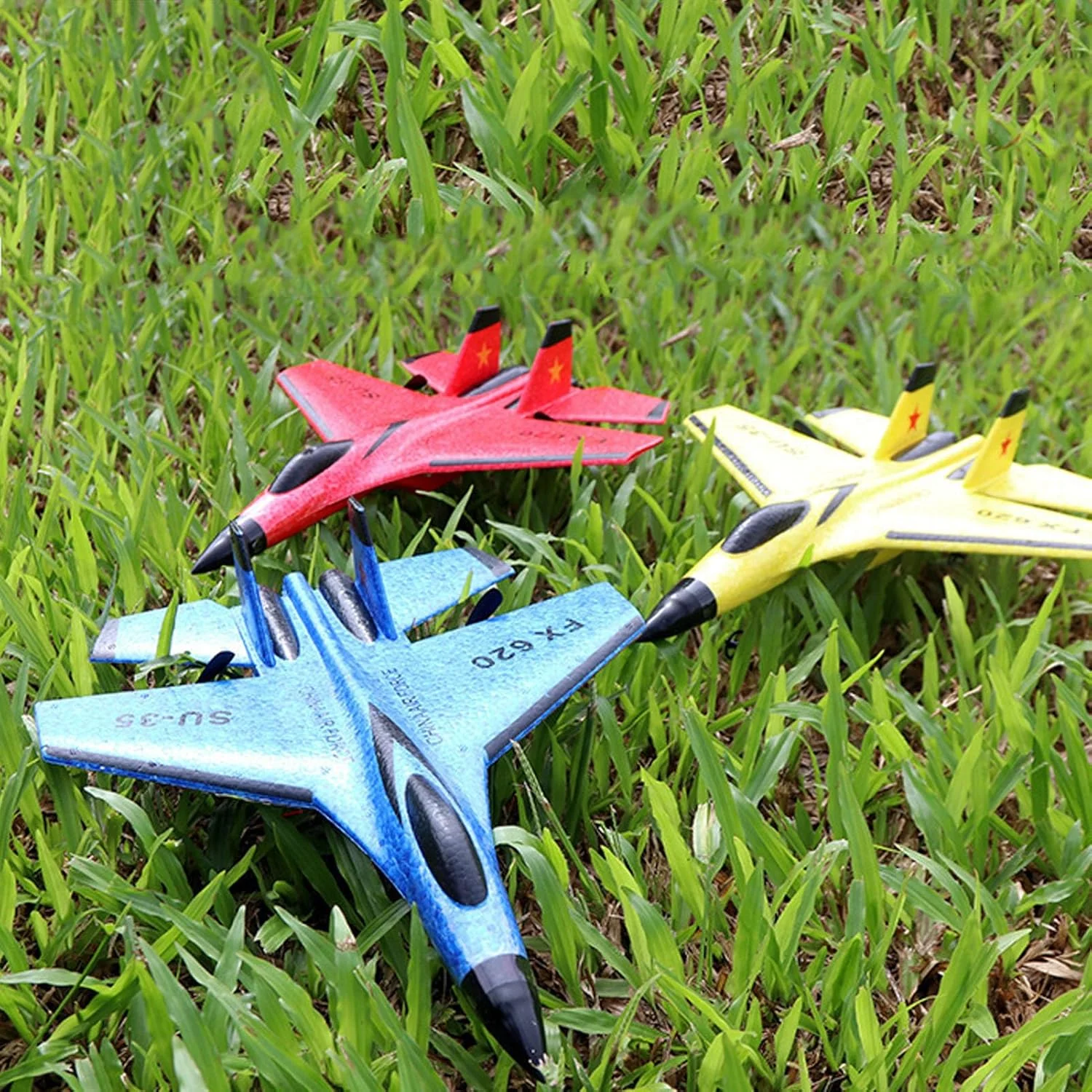 جنگنده کنترل از راه دور بی سیم جدید، برد پرواز فوق العاده بالا، مقاوم در برابر ضربه، هدیه ای مناسب برای دوستداران هواپیماهای اسباب بازی (زرد) جنگنده کنترل از راه دور بی سیم جدید، برد پرواز فوق العاده بالا، مقاوم در برابر ضربه، هدیه ای مناسب برای دوستداران هواپیماهای اسباب بازی (زرد)