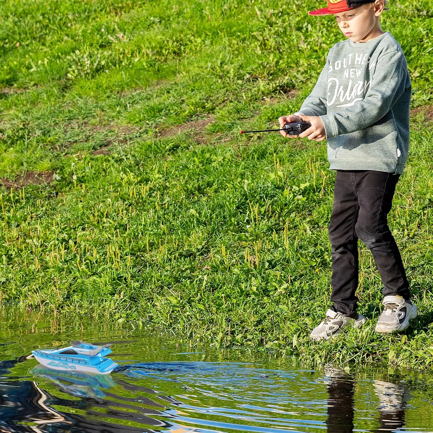 اسباب بازی قایق کنترلی STOBOK، یک مجموعه قایق موتوری آبی خنده دار برای کودکان و خردسالان در فضای باز