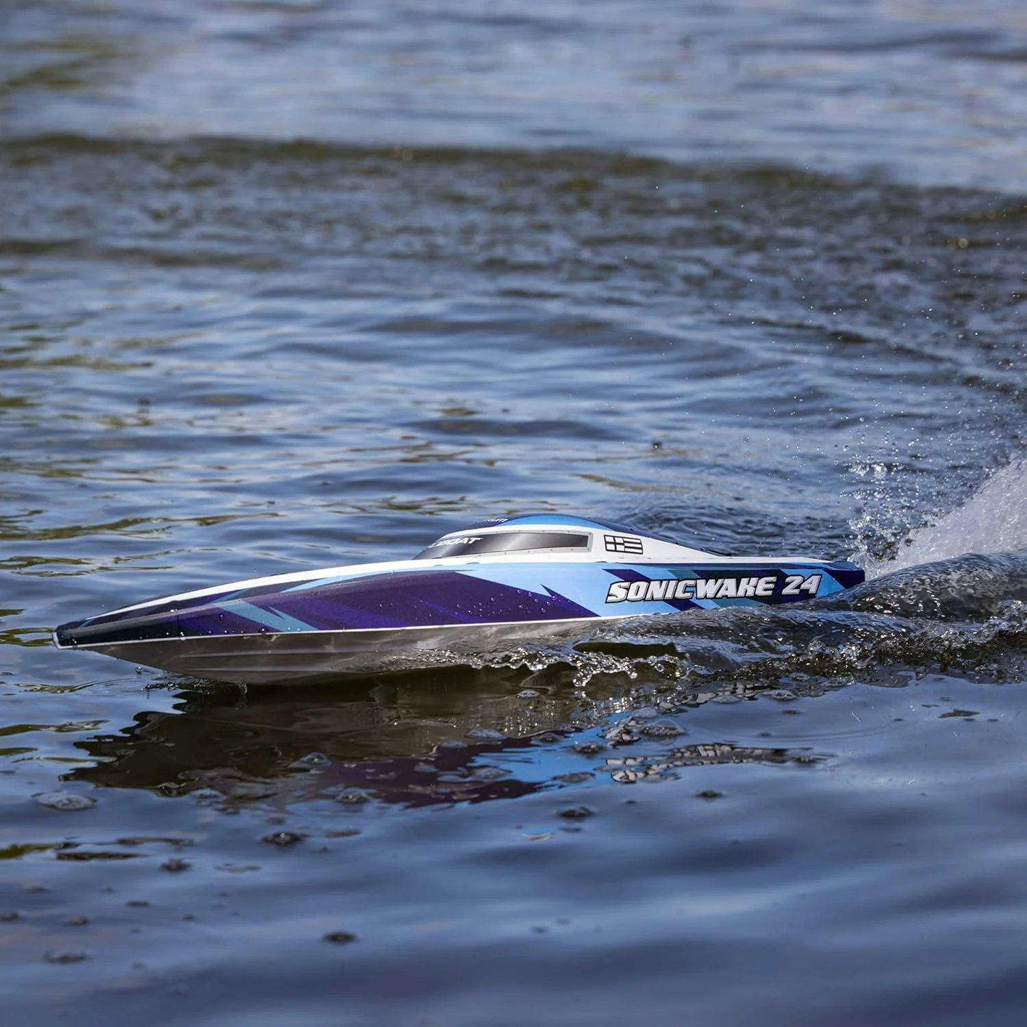 قایق آرسی Pro Boat Sonicwake 24 اینچی با قابلیت خود-راست شوندگی، موتور براشلس، بدنه V شکل عمیق، RTR، شامل باتری و شارژر، آبی PRB-1992T2