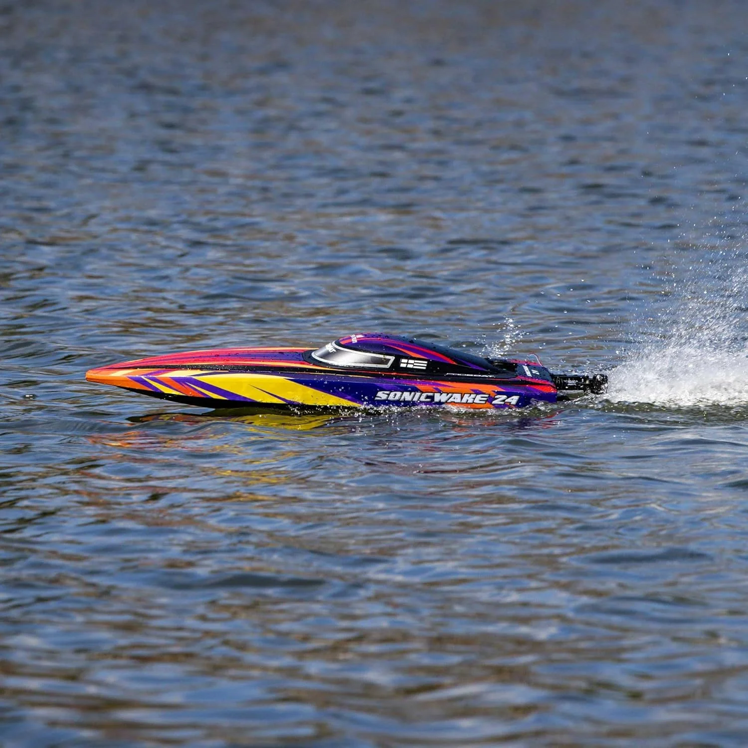 قایق آرسی خود-راست شونده براشلس Pro Boat Sonicwake 24 اینچی Deep-V RTR به همراه باتری و شارژر - قرمز PRB-1992T1