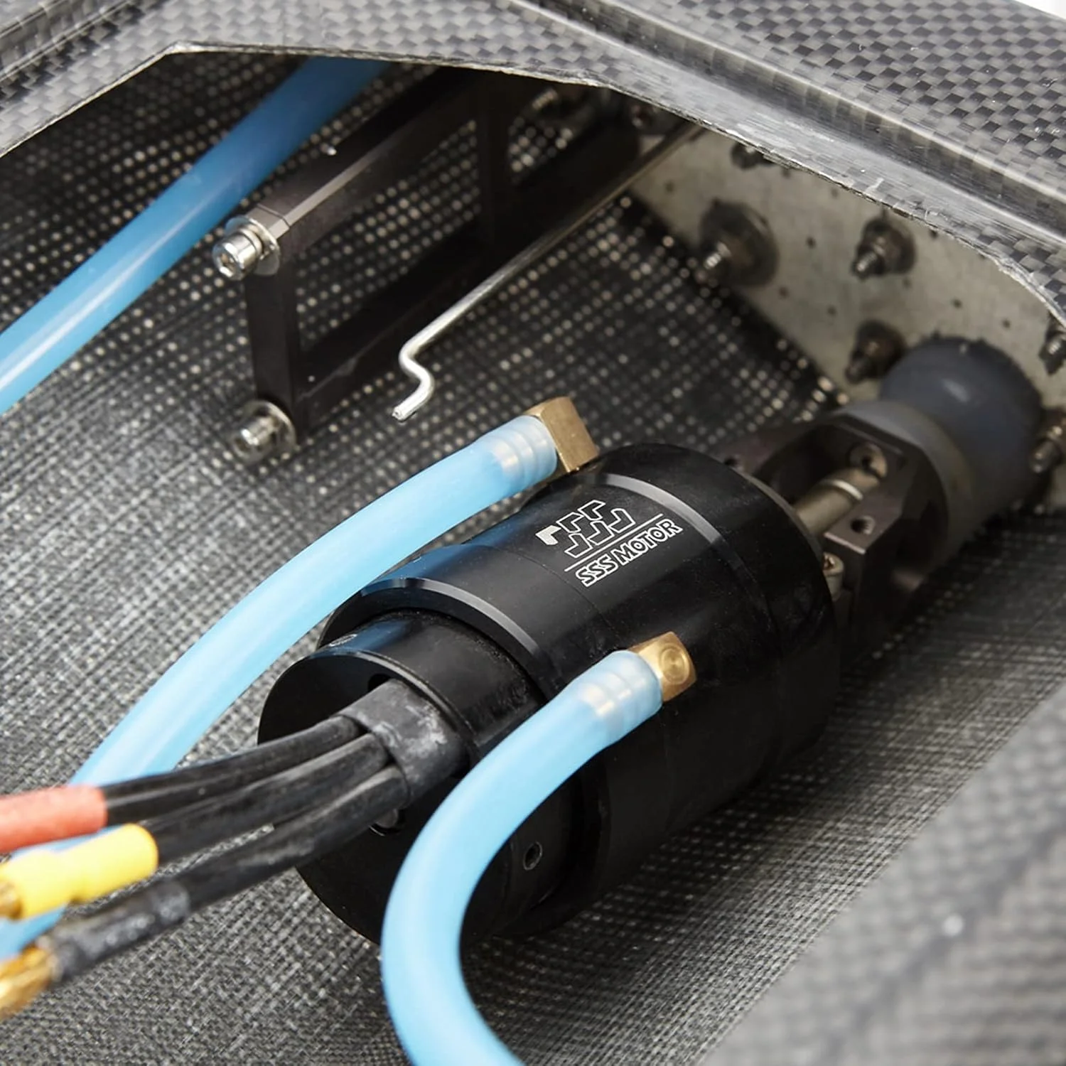 قایق آرسی تعقیب کننده نسخه فیبر کربنی، بدنه 82 سانتی متری، قایق الکتریکی کنترل از راه دور فیبر کربنی