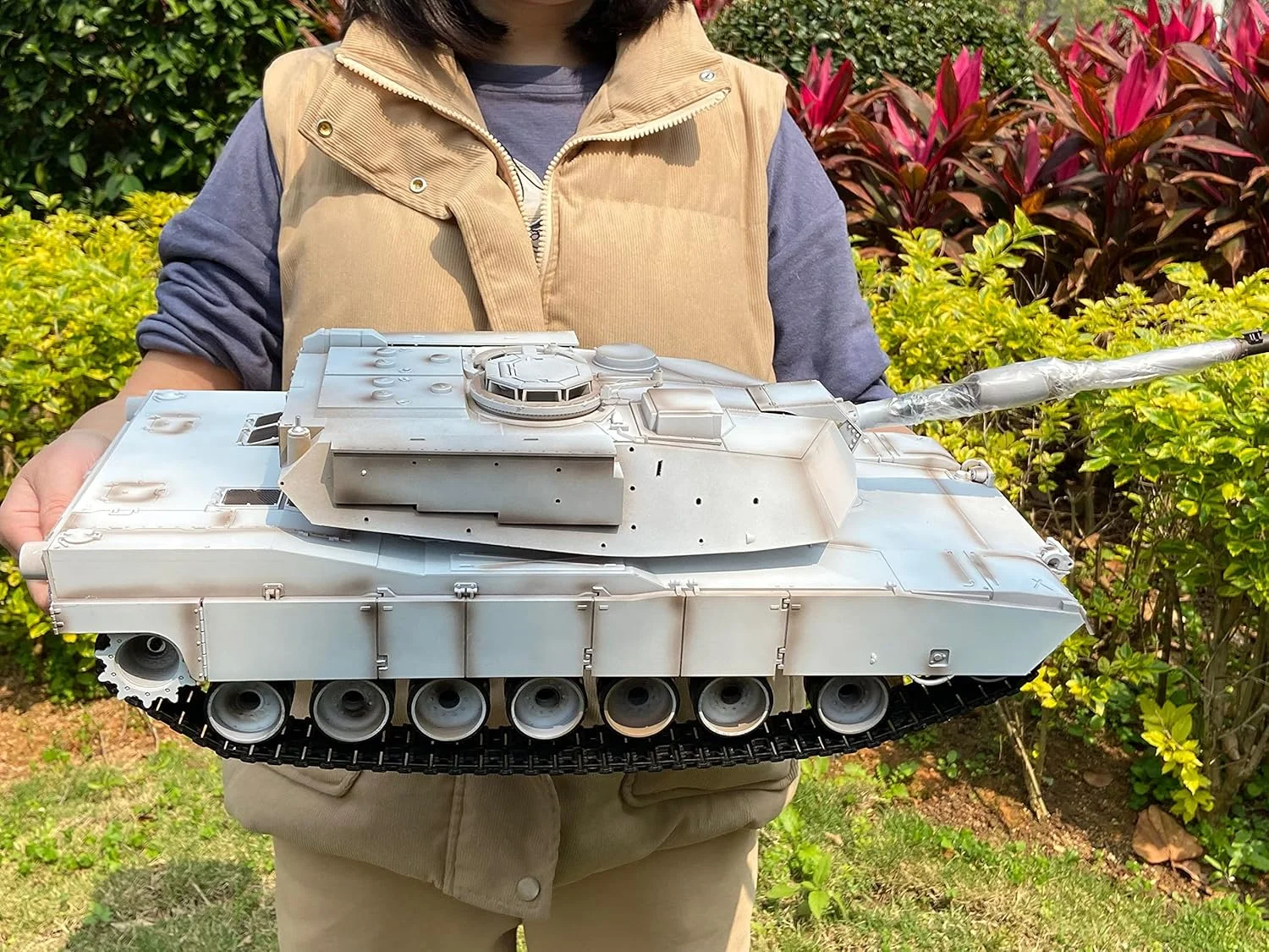 مدل تانک کنترل از راه دور فوق العاده بزرگ 62 سانتی متری M1A2 با پوشش برفی محدود، قابلیت شلیک مادون قرمز، شلیک زنده BB، مقیاس کامل، مدل خودروی ردیابی شده تمام زمینی
