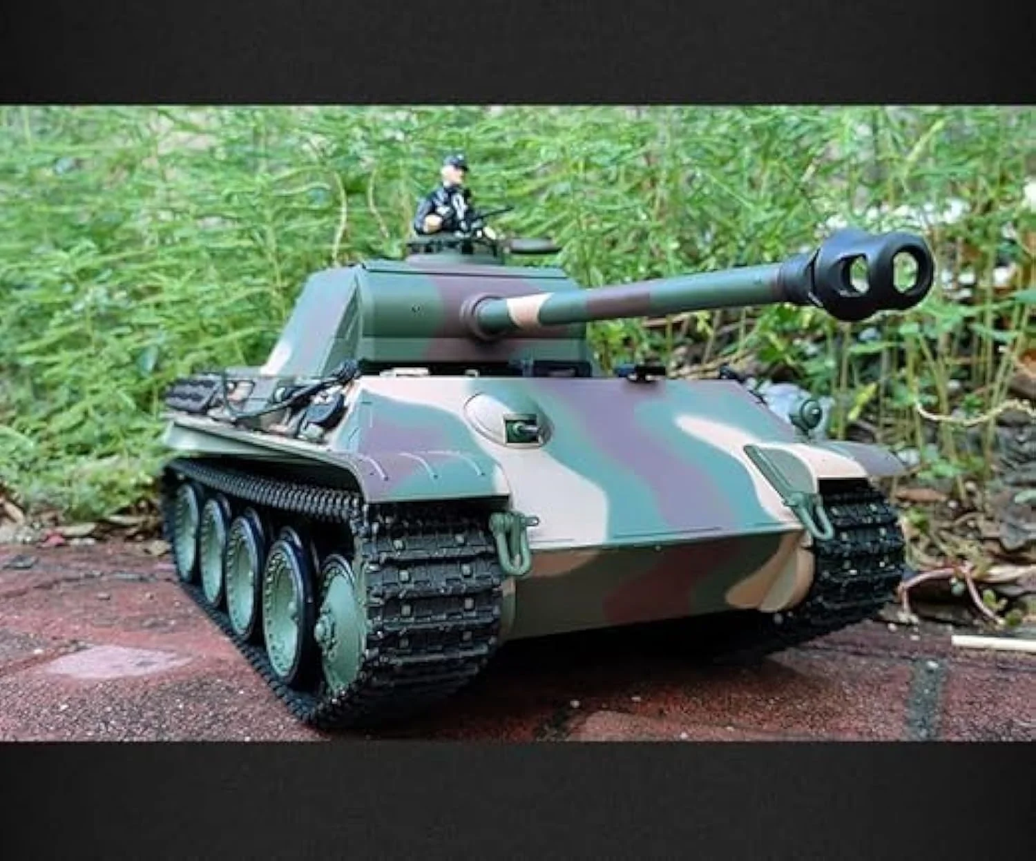 تانک کنترلی بزرگ مدل پلنگ 7.0 طرح جنگلی چریکی، طول 56 سانتی متر، تیراندازی با گلوله های BB و کنترل از راه دور