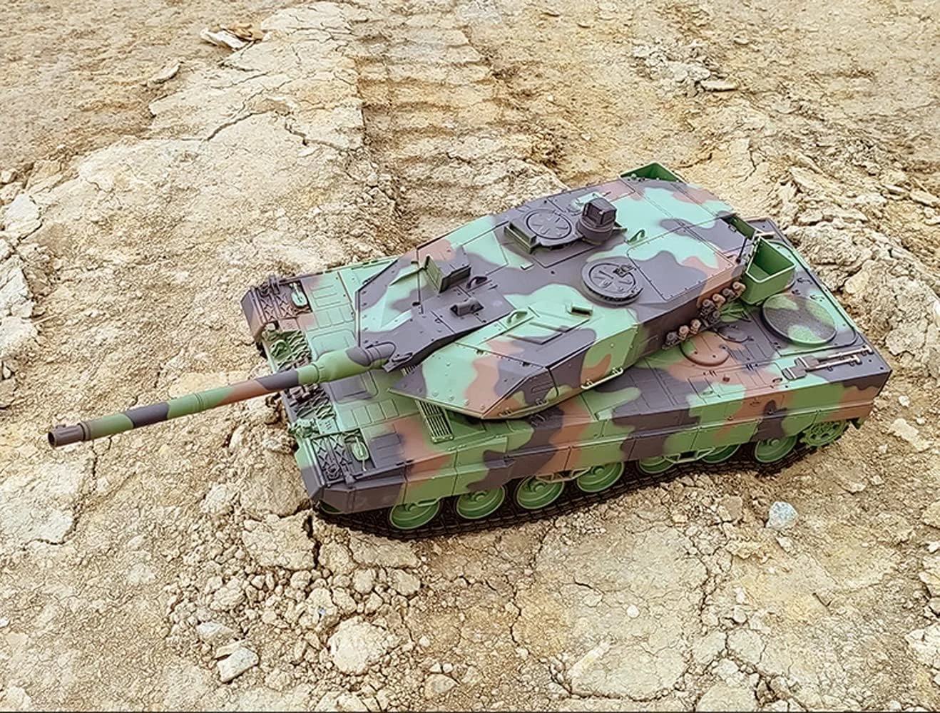 تانک کنترلی بزرگ ارتشی مدل پلنگ 2، نسخه 7.0، تیراندازی مادون قرمز، تیراندازی BB، مدل تانک کنترلی در مقیاس کامل