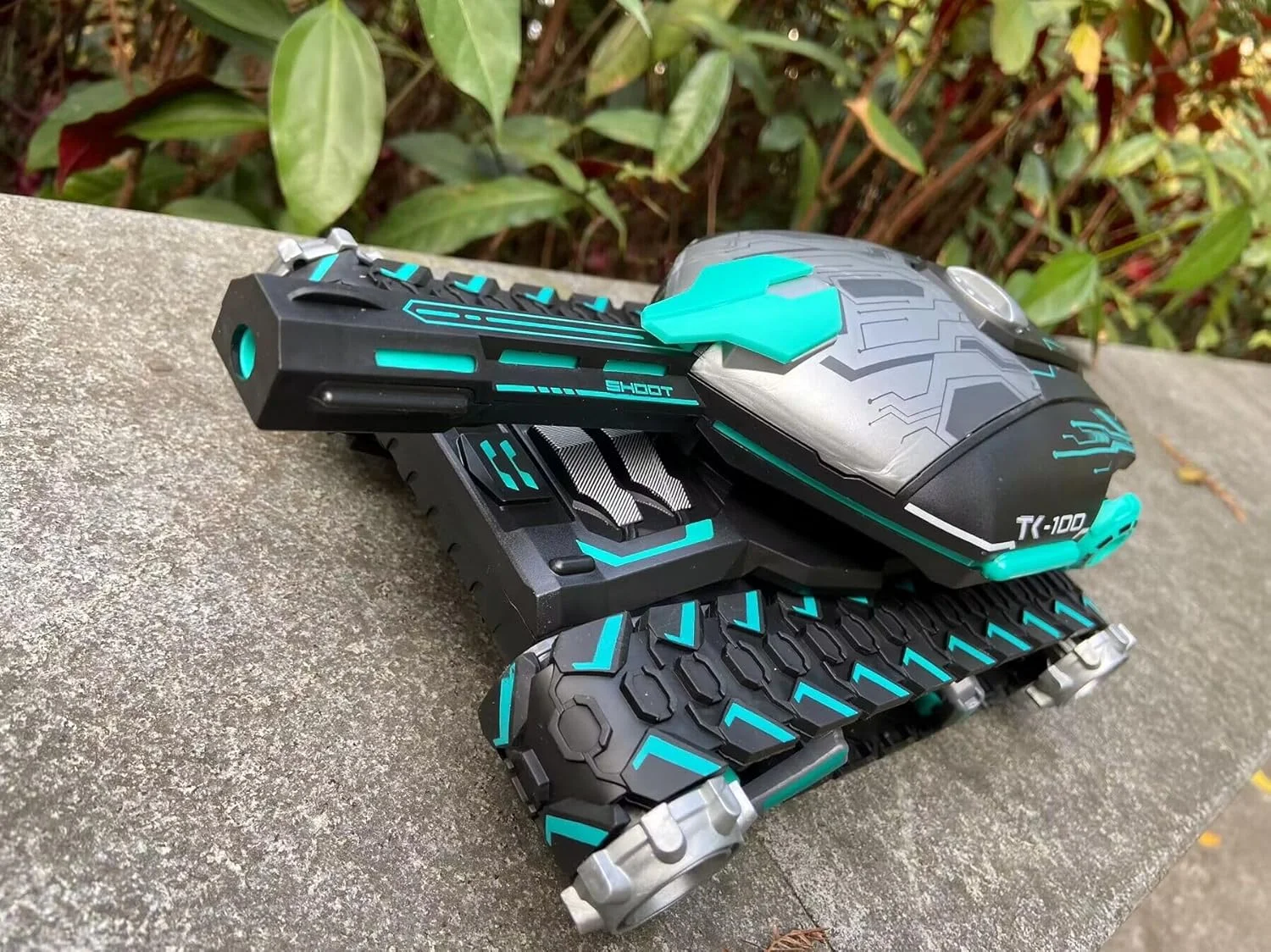 مدل تانک کنترلی درخشان SOWOFA با قابلیت پرتاب و حرکت در تمام سطوح