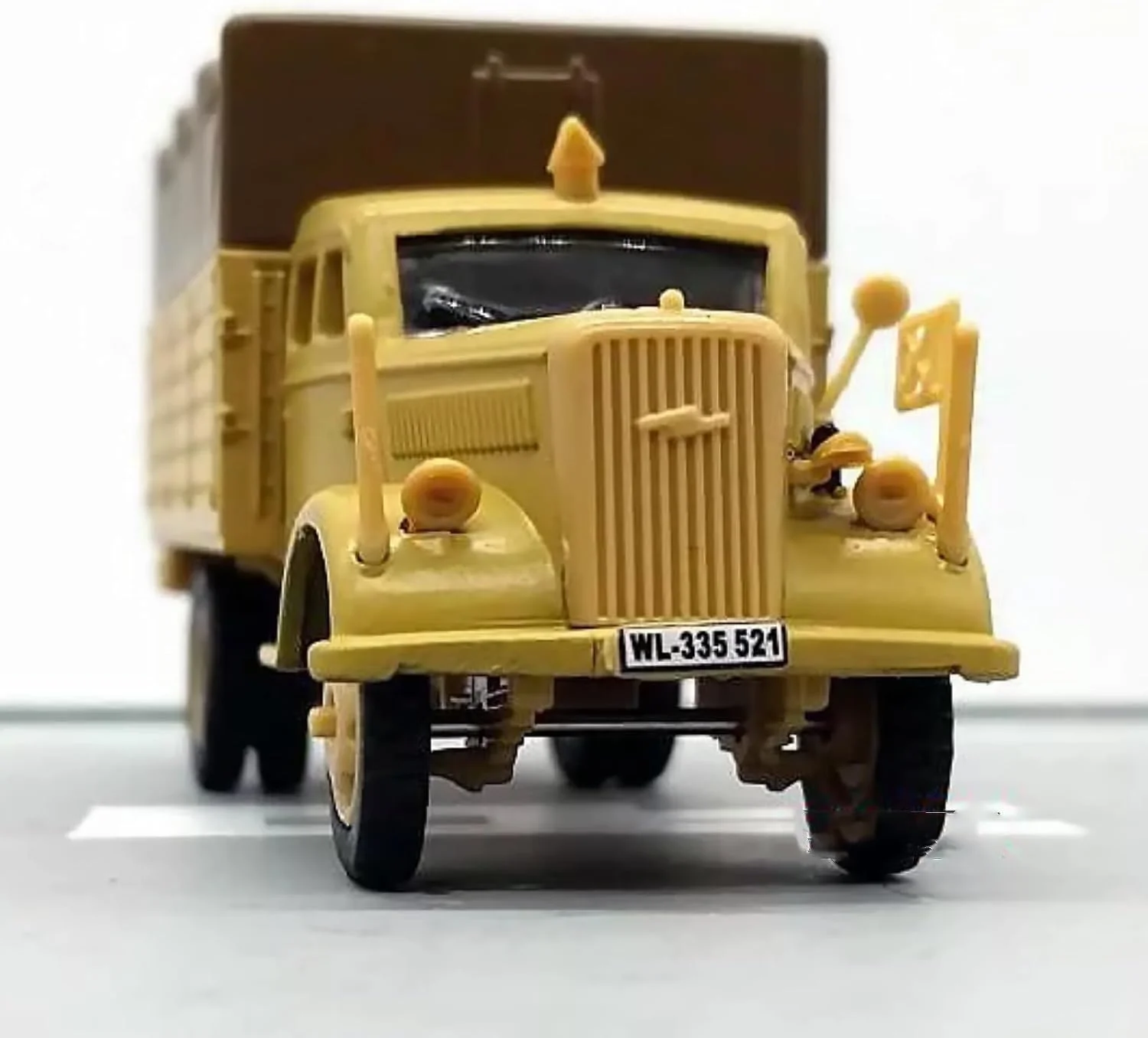 مدل کامیون اپل بلیتز آلمانی جنگ جهانی دوم مقیاس 1:72، مدل شبیه سازی کامیون جنگنده، مدل نمایشگاه علمی نظامی