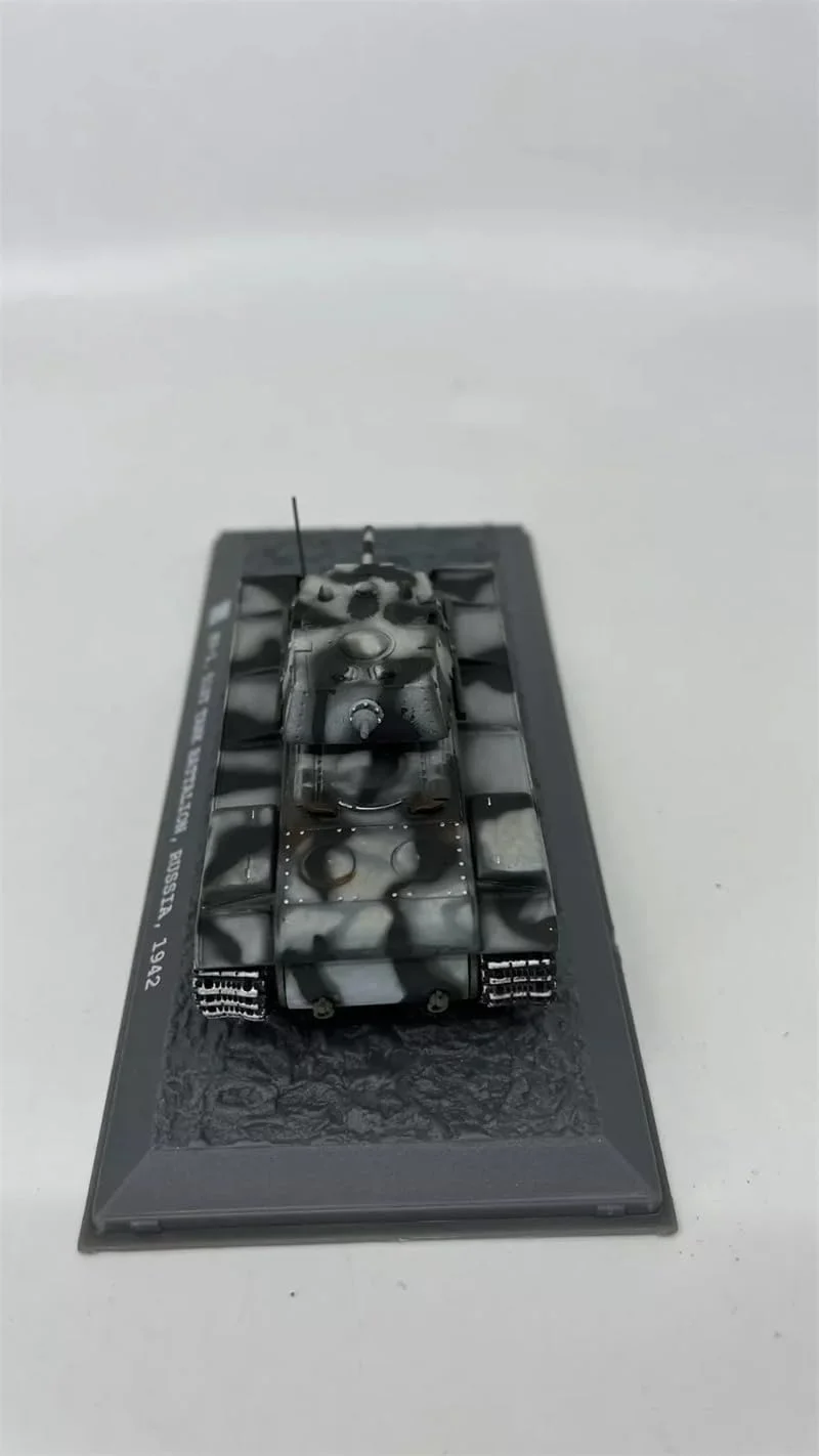 مدل تانک سنگین KV-1 ارتش شوروی گردان تانک 51، اتحاد جماهیر شوروی، 1942، مقیاس 1:72، مدل از پیش ساخته شده