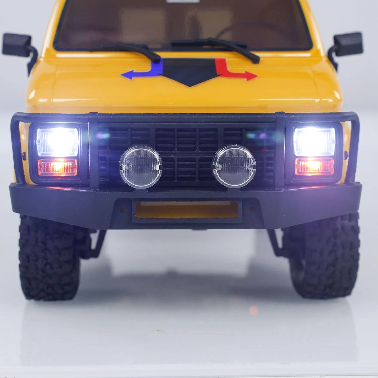 ماشین خزنده آرسی کنترلی 4WD مقیاس 1/18، مدل وسایل نقلیه آفرود با سیستم نور، موتور و سروو (زرد)
