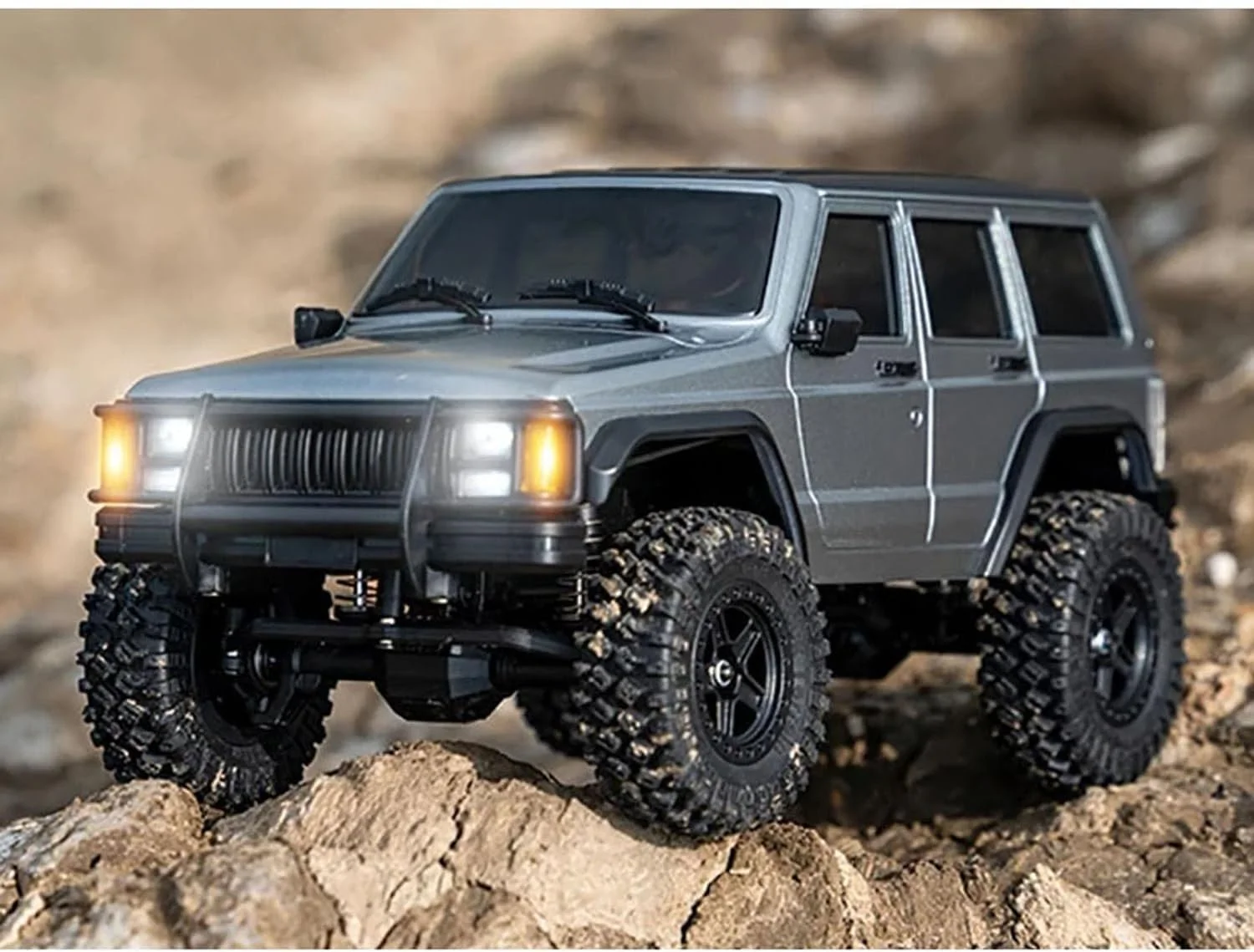 ماشین صخره نورد کنترلی 4WD مقیاس 1/18 مدل 8562 RC، مناسب تمام سطوح، دارای موتور 3 سرعته، سیستم نور و باتری