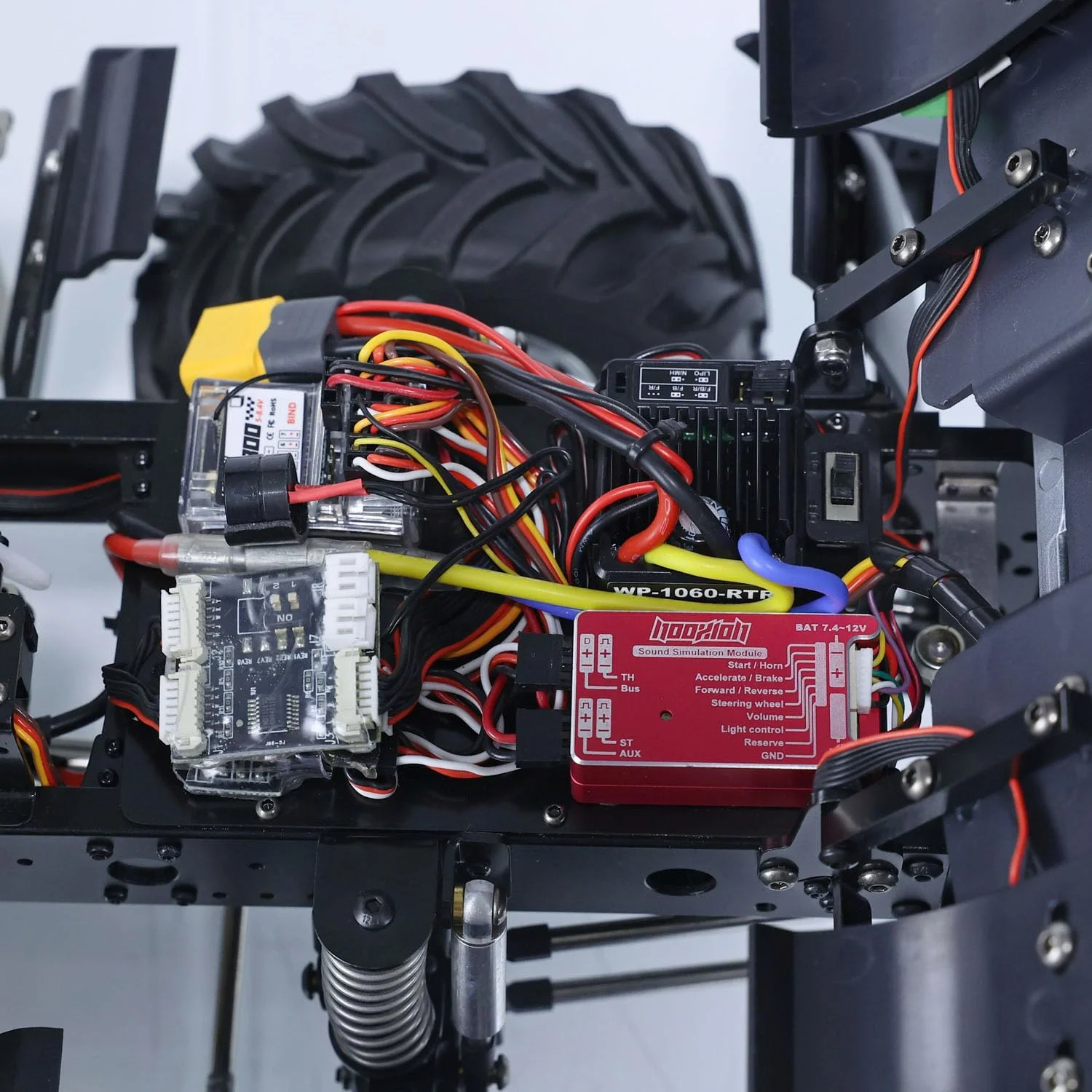 ماشین صخره نورد آرسی مدل یونی U423 4X4 در مقیاس 1/10، دارای گیربکس 2 سرعته، ماشین آفرود کنترل از راه دور با وینچ، نور، صدا و موتور براش 540 مناسب فضای باز