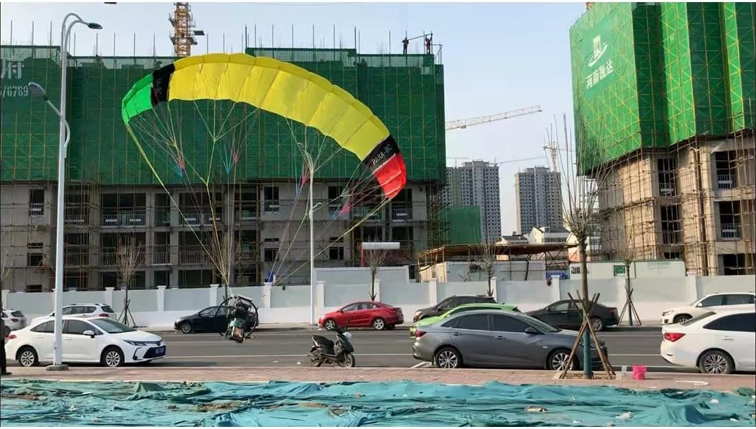 پاراگلایدر RC، پاراگلایدر مدل الکتریکی بدلکاری RC با پارچه نایلونی با دهانه بال 1.8 متری و فرکانس 2.4 گیگاهرتز به همراه ارابه چرخ دار، هدیه ای برای بزرگسالان و مبتدیان (نسخه RTF)