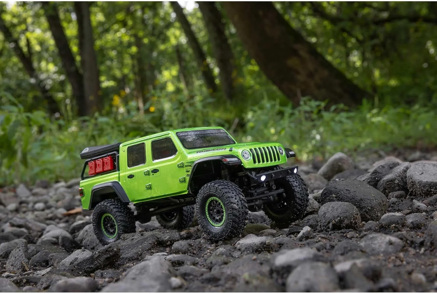 کامیون آرسی آکسیال SCX24 جیپ گلادیاتور چهار چرخ محرک صخره نورد براش خورده RTR بدون نیاز به تکمیل، آماده برای حرکت سبز AXI00005V2T3، ماشین کنترلی، ماشین آرسی، صخره نورد آرسی