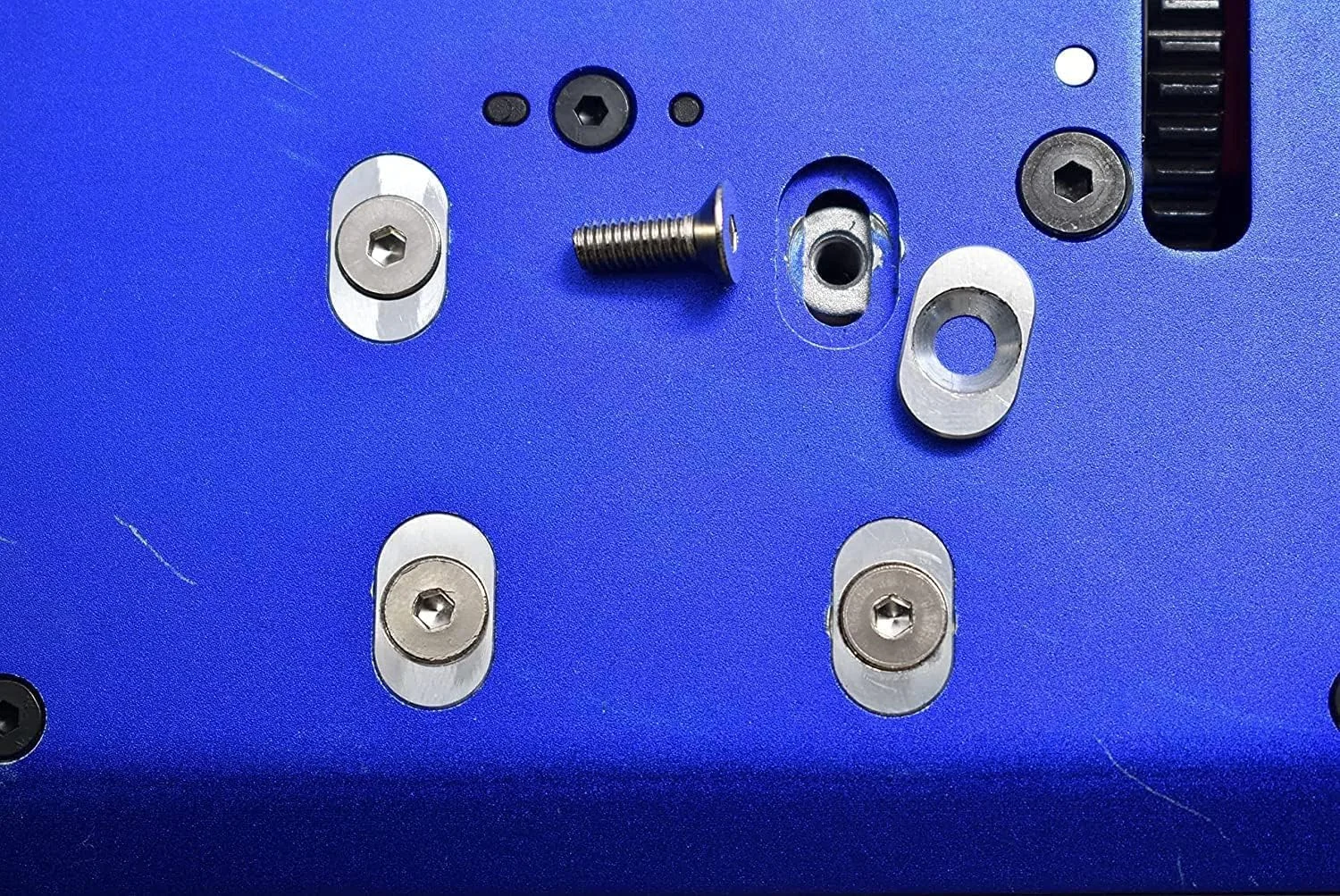 پایه تقویتی موتور آلیاژ آلومینیوم برای کامیون مانستر Traxxas Sledge 4WD 1/8 - آبی