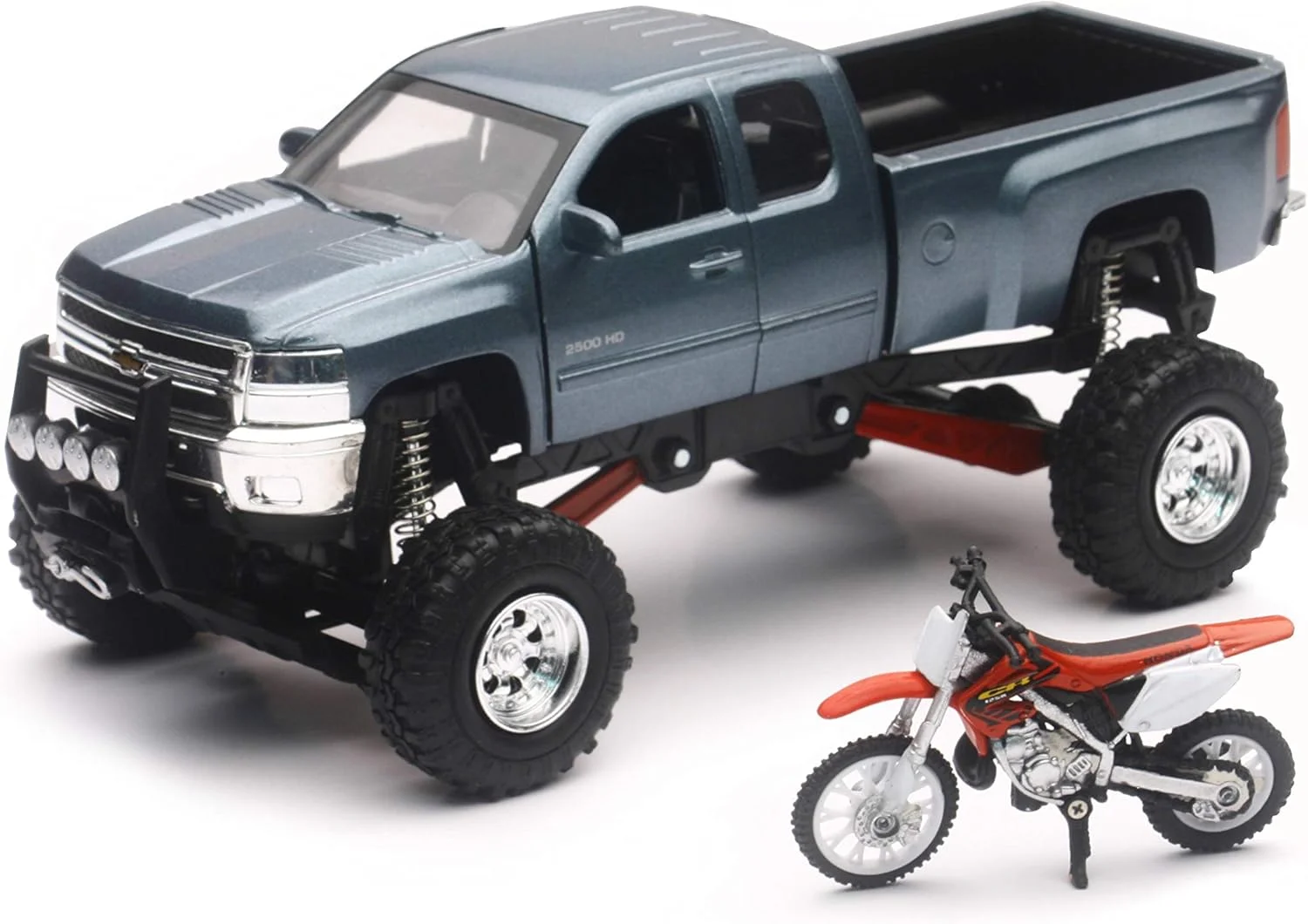 وانت شورلت سیلورادو 4x4 خاکستری نیو-ری با سیستم تعلیق کارآمد و موتور سیکلت هوندا وانت شورلت سیلورادو 4x4 خاکستری نیو-ری با سیستم تعلیق کارآمد و موتور سیکلت هوندا