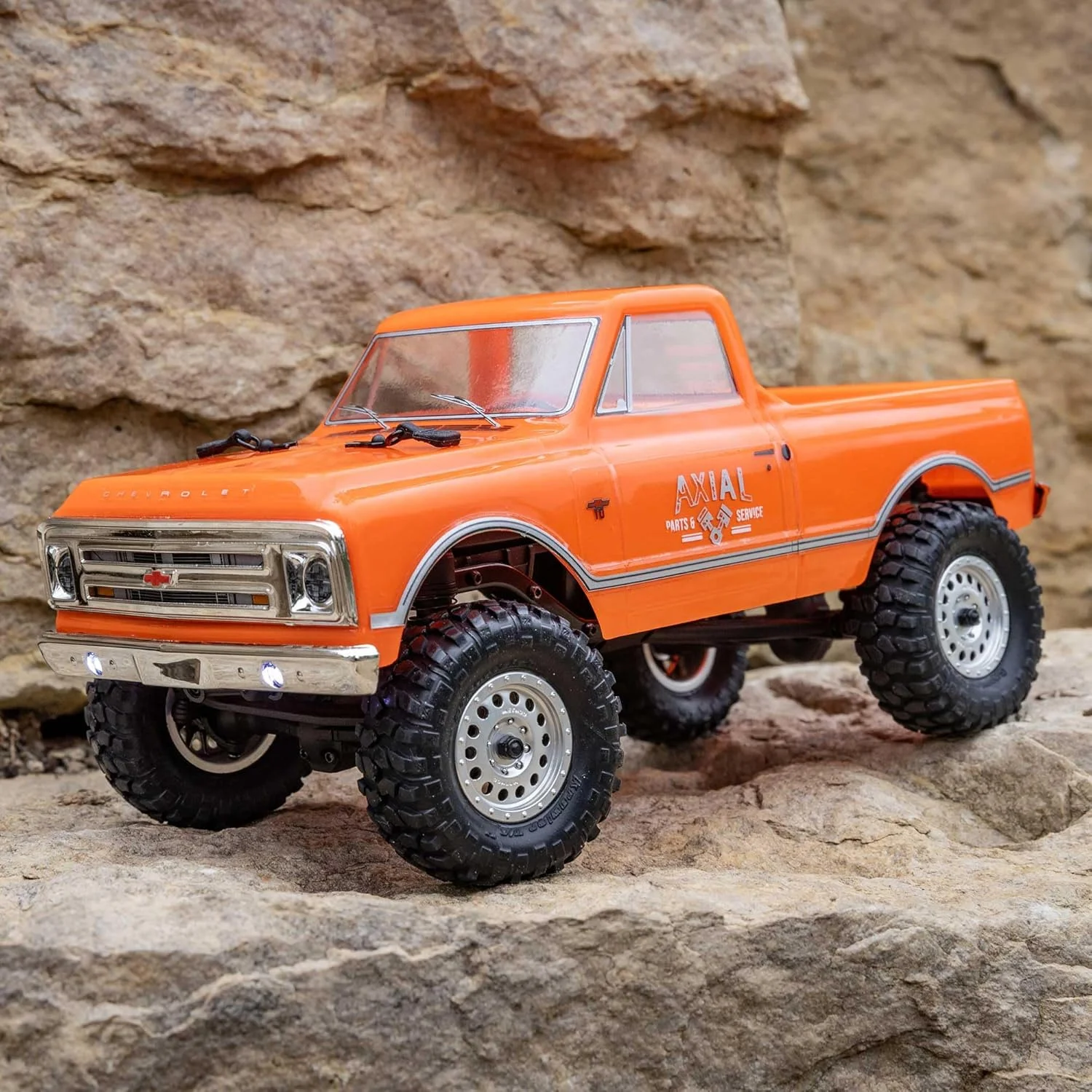 کامیون آرسی آکسیال SCX24 1/24 شورولت C10 مدل 1967، 4WD، RTR (همراه با تمام تجهیزات مورد نیاز برای شروع)، نارنجی، AXI00001V2T3