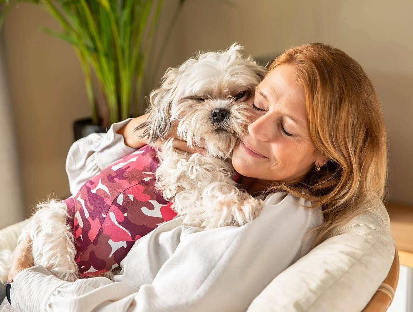 لباس ریکاوری سگ Suitical، سایز متوسط، طرح استتار صورتی