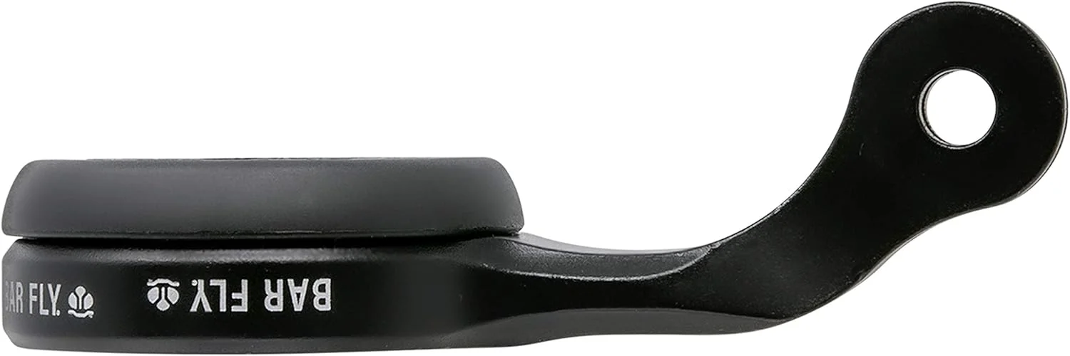 نگهدارنده لوازم جانبی آلومینیومی Bar Fly Race Flipper برای پایه های GoPro، شامل Trek Bontrager BLENDR. این نگهدارنده مستقیماً به پایه GoPro نصب شده روی دسته متصل می شود و کامپیوتر شما را در جلو و مرکز قرار می دهد و هیچ تداخلی با فرمان ندارد. بسته به اندازه کامپیوتر و فاصله کابل، می توان آن را به سمت بالا یا پایین چرخاند. Race Flipper با یک سر کامپیوتر Garmin نصب شده و همچنین سرهایی برای 5 برند محبوب دیگر کامپیوتر ارائه می شود. این نگهدارنده دارای زاویه دید قابل تنظیم است. پایه Race GoPro سازگار است اما شامل نمی شود. این نگهدارنده کامپیوتر (با توجه به فاصله کابل روی دوچرخه شما) با کامپیوترهای بزرگ مانند سری Garmin 1000 و Wahoo Elemnt به طور کلی سازگار است، آنها فقط در موقعیت "چرخانده شده به بالا" قرار می گیرند، کامپیوترهای کوچکتر، تا 3.5 اینچ طول، در موقعیت "چرخانده شده به پایین" قرار می گیرند، Garmin Edge Series 200, 500, 510, 520, 800, 810, 820, 1000, 1030, Touring, Watches 910XT, 920XT, Polar M450, M460, V650, Wahoo ELEMNT and BOLT, Mio 500, 505, 505HC, Cyclo 200, 205HC, 210, 315HC, 400, 405, 405HC, 505HC, 605HC, Magellan 315, 505, Cateye Wireless models Padrone, Strada, Micro, Velo, Bryton 100, 300, 310, 330, 530, 10, One, 410, Bryton Rider 60/ Rider 200/210 (Use Garmin head), Lezyne Micro, Mirco C, Mini, Macro, Super and SuperSE, Powertap Joule (سرهای کامپیوتر Lezyne و Powertap همراه با نگهدارنده های BF Race ارائه نمی شوند اما برای خرید در دسترس هستند) موارد موجود در جعبه: نگهدارنده Bar Fly Race Flipper، پیچ های نصب سر کامپیوتر، 6 سر کامپیوتر: Garmin، Wahoo، Cateye، Bryton، Polar، Mio، 2 پیچ نصب اضافی (M4x8mm سر تخت)، برای Race GoPro (پیچ های موجود در Race GoPro برای Flipper خیلی کوتاه هستند). از این نگهدارنده جلویی دوچرخه به عنوان نگهدارنده Wahoo یا نگهدارنده Garmin استفاده کنید. موارد موجود در جعبه نیست: پایه Trek Bontrager GoPro (نشان داده شده در عکس ها) - این یک مورد اختیاری از نمایندگی Trek یا Bontrager آنلاین شما است. با نگهدارنده بازتابنده که همراه دوچرخه است متفاوت است. بسته به مدل دسته، پایه های مختلف GoPro وجود دارد.