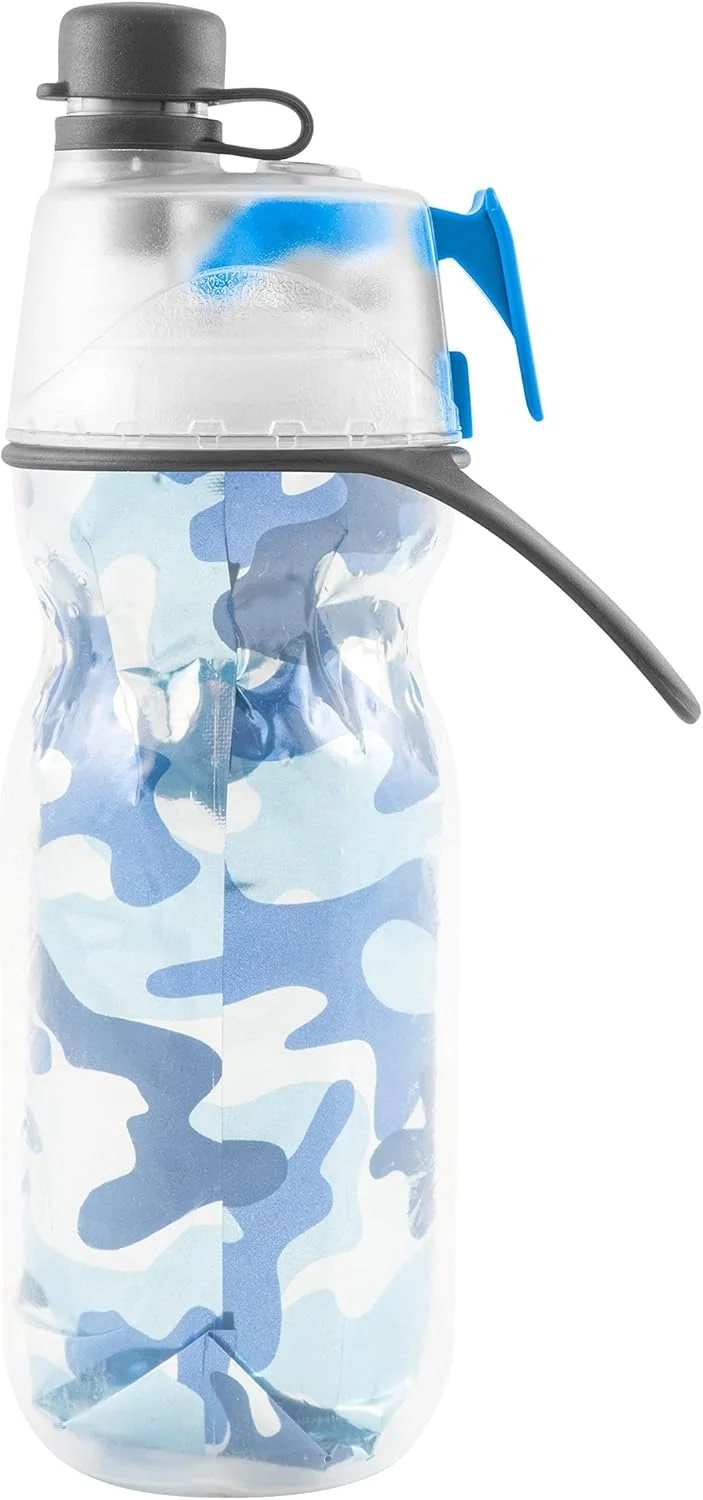 بطری آب پاششی O2COOL مدل Mist 'N Sip، عملکرد 2 در 1 پاشش و نوشیدن با دهانه بالایی بدون نشتی (استتار آبی) بطری آب پاششی O2COOL مدل Mist 'N Sip، عملکرد 2 در 1 پاشش و نوشیدن با دهانه بالایی بدون نشتی (استتار آبی)
