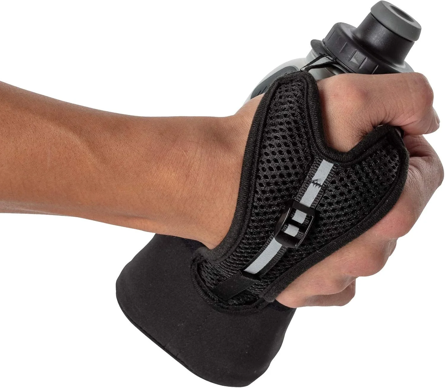 قمقمه آب دستی مخصوص دویدن ناتان، 350 میلی لیتر و عایق. دارای بند دستی قابل تنظیم بدون لغزش. بطری آب بازتابنده برای هیدراتاسیون. قمقمه آب دستی مخصوص دویدن ناتان، 350 میلی لیتر و عایق. دارای بند دستی قابل تنظیم بدون لغزش. بطری آب بازتابنده برای هیدراتاسیون.