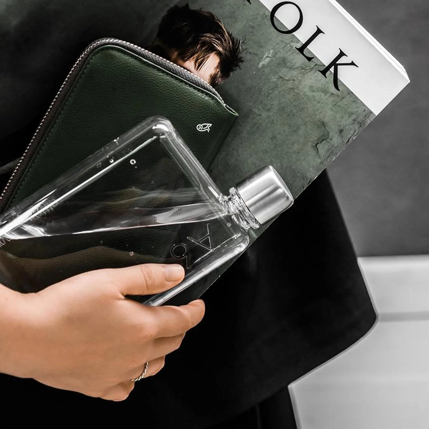 بطری آب ممو مدل A6 با حجم 375 میلیلیتر - بطری آب جمع و جور برای کیف و جیبهای کوچک | بدون BPA از جنس تریتان | مدرن و مینیمالیستی | برای باشگاه و کار بطری آب ممو مدل A6 با حجم 375 میلیلیتر - بطری آب جمع و جور برای کیف و جیبهای کوچک | بدون BPA از جنس تریتان | مدرن و مینیمالیستی | برای باشگاه و کار