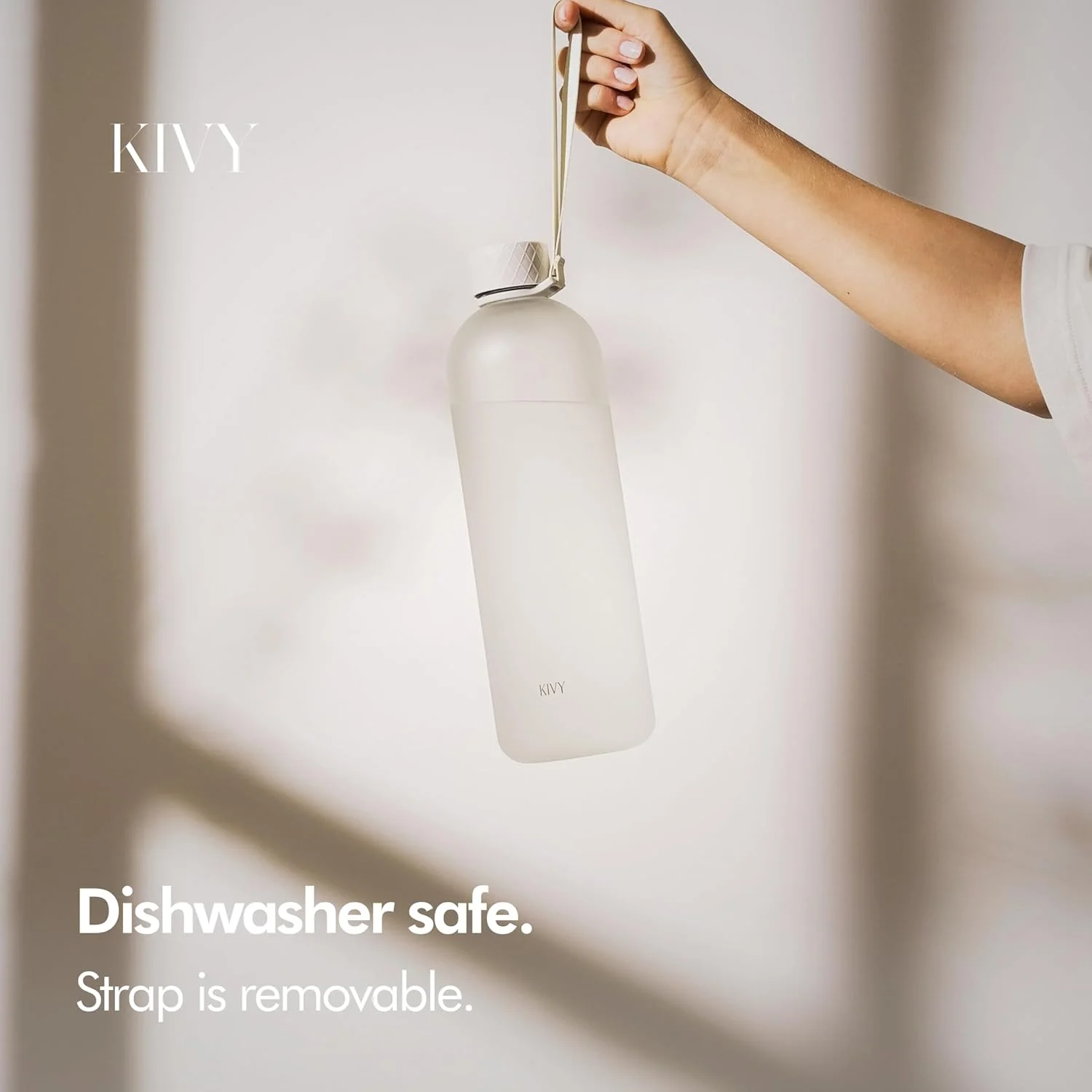 بطری آب باریک KIVY، 1.5 لیتری [سبک و مقاوم در برابر شکستن] - بطری آب تریتان قابل استفاده مجدد - بطری آب بدون نشتی برای زنان و مردان - بدون ریزش - قابل شستشو در ماشین ظرفشویی - بدون BPA