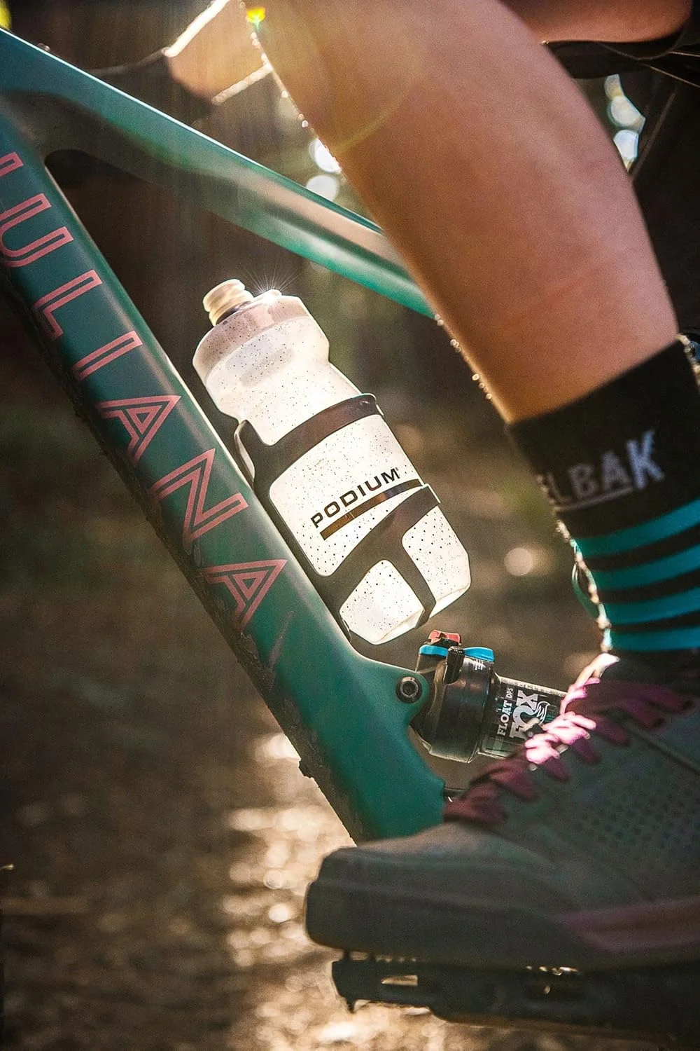 قمقمه CamelBak-Podium با حجم 620 میلی لیتر، رنگ کربنی، سایز بزرگ
