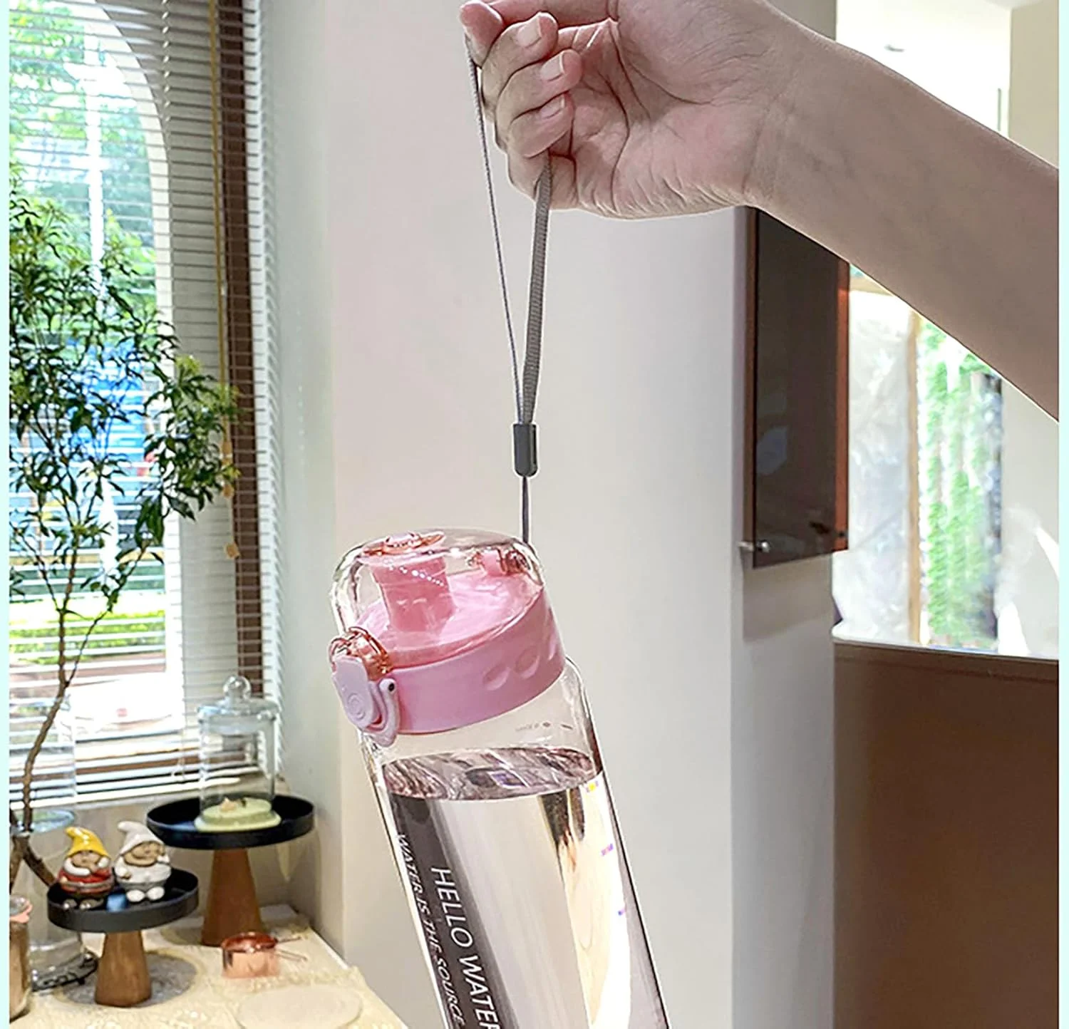 بطری آب ورزشی YIKANGHENG، لیوان آب پلاستیکی صورتی شفاف 750 میلی لیتری با نی برای ورزش، مسافرت و فعالیت های خارج از منزل (صورتی) بطری آب ورزشی YIKANGHENG، لیوان آب پلاستیکی صورتی شفاف 750 میلی لیتری با نی برای ورزش، مسافرت و فعالیت های خارج از منزل (صورتی)