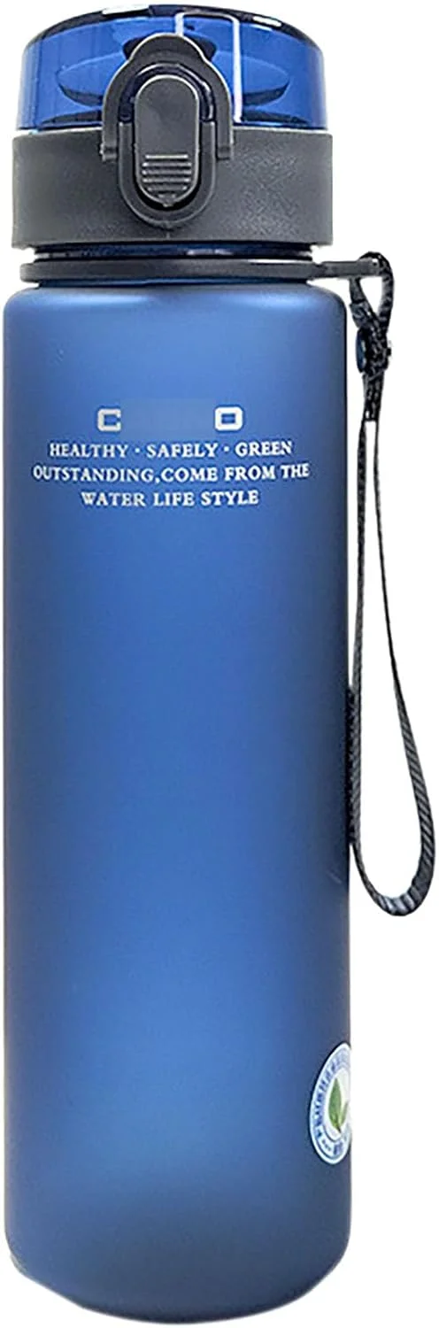 بطری آب ورزشی YIKANGHENG، لیوان آب پلاستیکی آبی 560 میلی لیتری با نی برای ورزش، مسافرت و فعالیت های خارج از منزل (آبی)