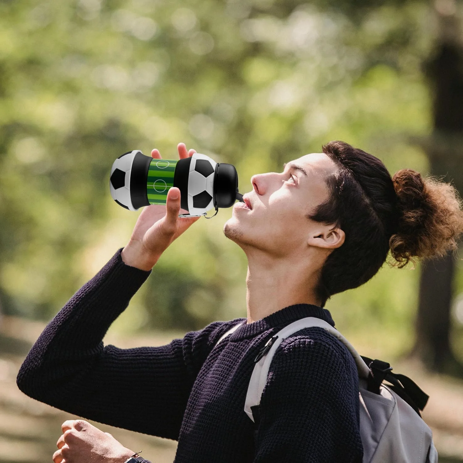 بطری آب تاشو سیلیکونی 550 میلی لیتری طرح توپی، ضد نشت و مقاوم در برابر ضربه، لیوان ورزشی بادوام و قابل حمل برای فعالیت های خارج از منزل (فوتبال) بطری آب تاشو سیلیکونی 550 میلی لیتری طرح توپی، ضد نشت و مقاوم در برابر ضربه، لیوان ورزشی بادوام و قابل حمل برای فعالیت های خارج از منزل (فوتبال)