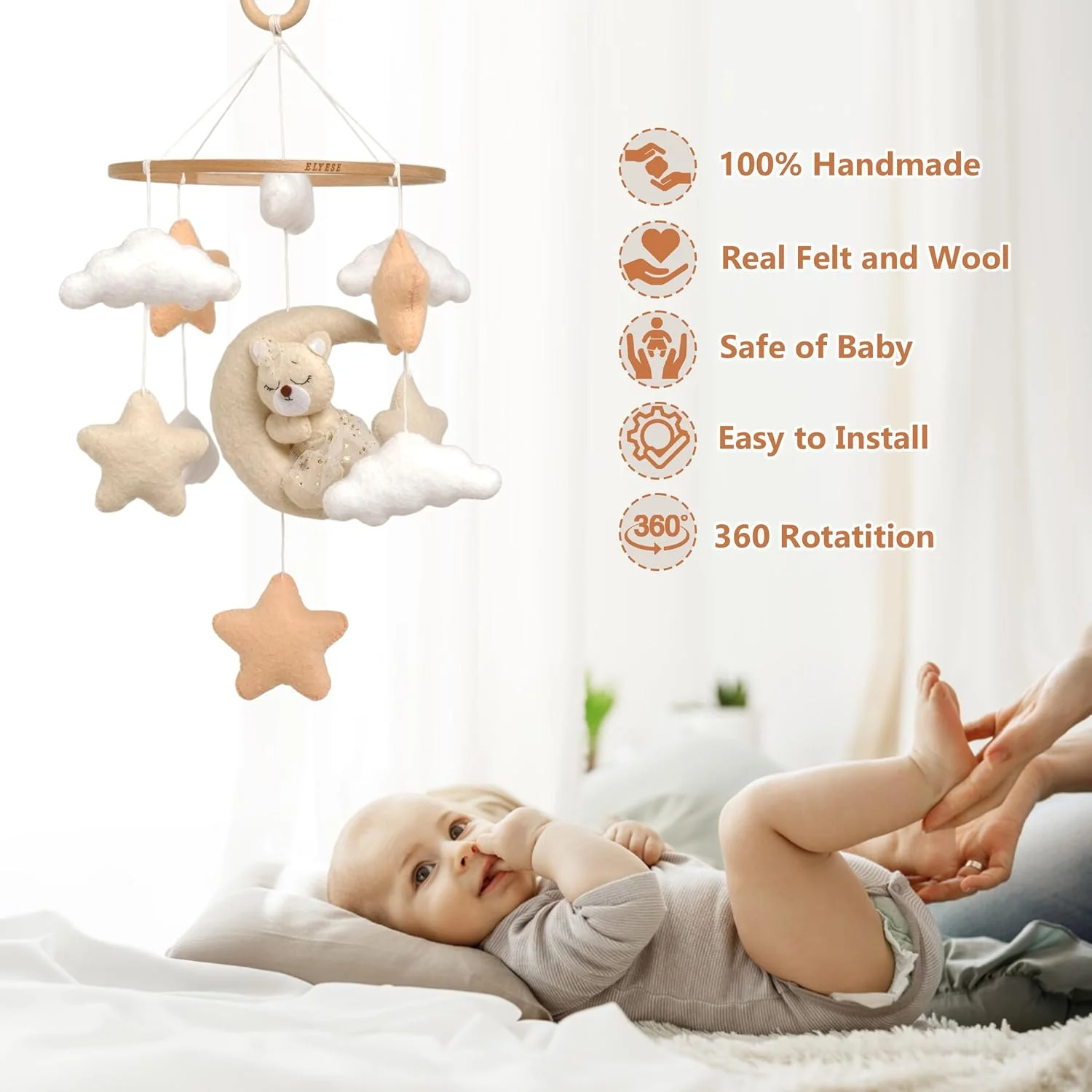 آویز تخت نوزاد دخترانه، آویز تخت خرس پرنسس خوابیده، آویز تخت نوزاد دست ساز نمدی، آویز تخت نوزاد با ابر و ستاره، آویز تخت نوزاد برای گهواره (پرنسس)