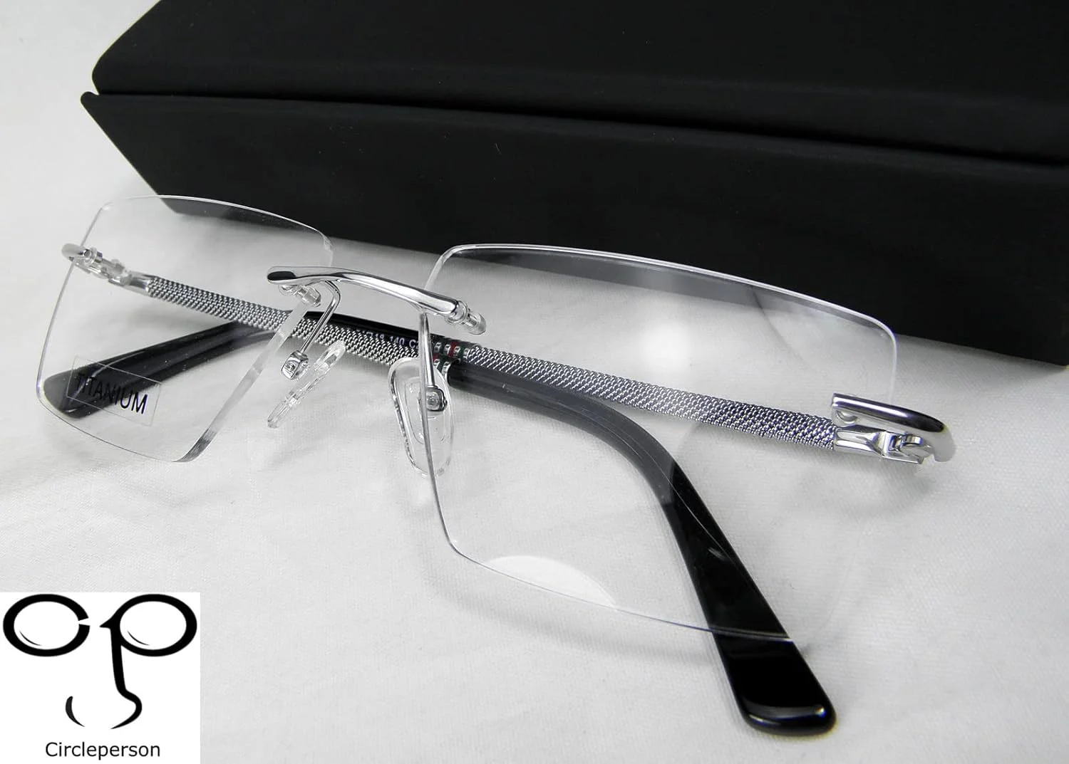 فریم عینک طبی بدون قاب دایره ای از جنس تیتانیوم خالص، سبک وزن، با فرم مربعی فریم عینک طبی بدون قاب دایره ای از جنس تیتانیوم خالص، سبک وزن، با فرم مربعی