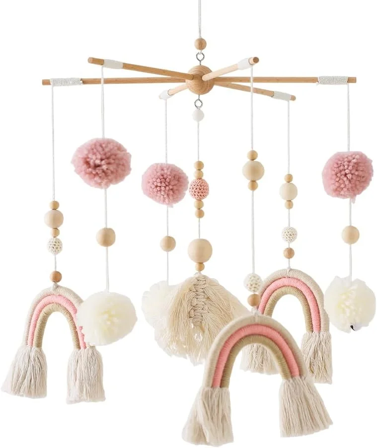 آویز تخت نوزاد چوبی با توپ های نمدی، آویز موزیکال و جغجغه، مناسب برای اتاق کودک دختر و پسر (آویز صورتی)