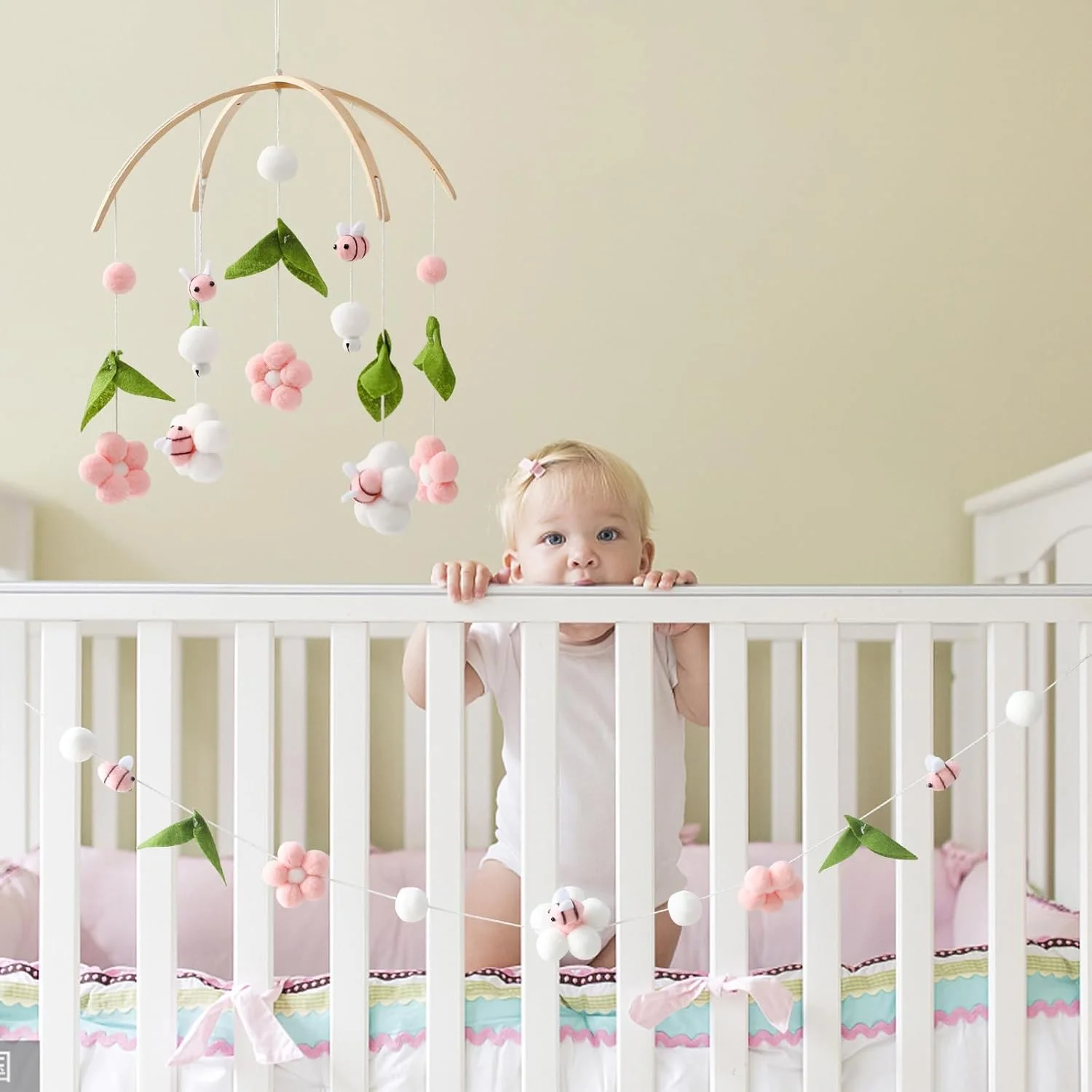 آویز بالای تخت نوزاد، آویز تزئینی تخت نوزاد برای دختران و پسران، دکوراسیون اتاق کودک با طرح زنبور و گل، اسباب بازی آرامش بخش، ست هدیه سیسمونی برای تزئین اتاق نوزاد، صورتی