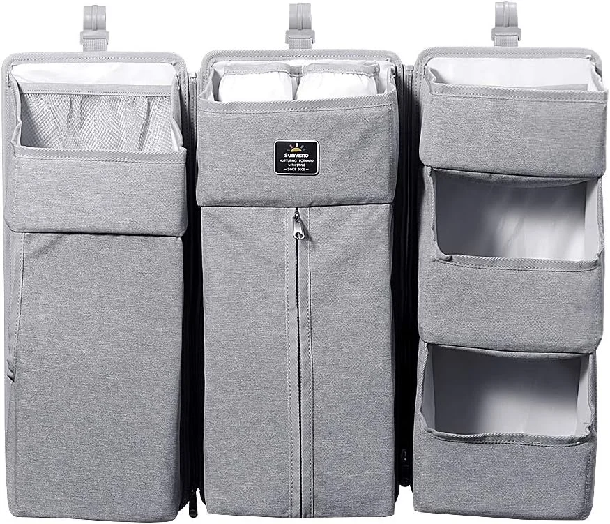 کیف آویز کنار تخت کودک Sunveno - لوازم جانبی قابل حمل تخت نوزاد، چند منظوره، تاشو و بسته بندی آسان، تقسیم به 3 قسمت، کیف آویز بزرگ با فضاهای متعدد، خاکستری
