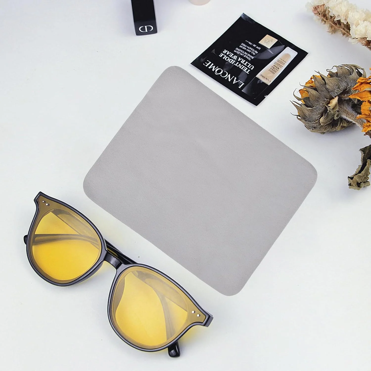 هران - بسته ۱۰۰ عددی دستمال تنظیف عینک جیر، دستمال خاکستری تمیز کننده لنز برای عینک طبی، عینک آفتابی، صفحه نمایش گوشی، دوربین و لوازم جانبی عینک، سایز 5.7 * 6.89 اینچ