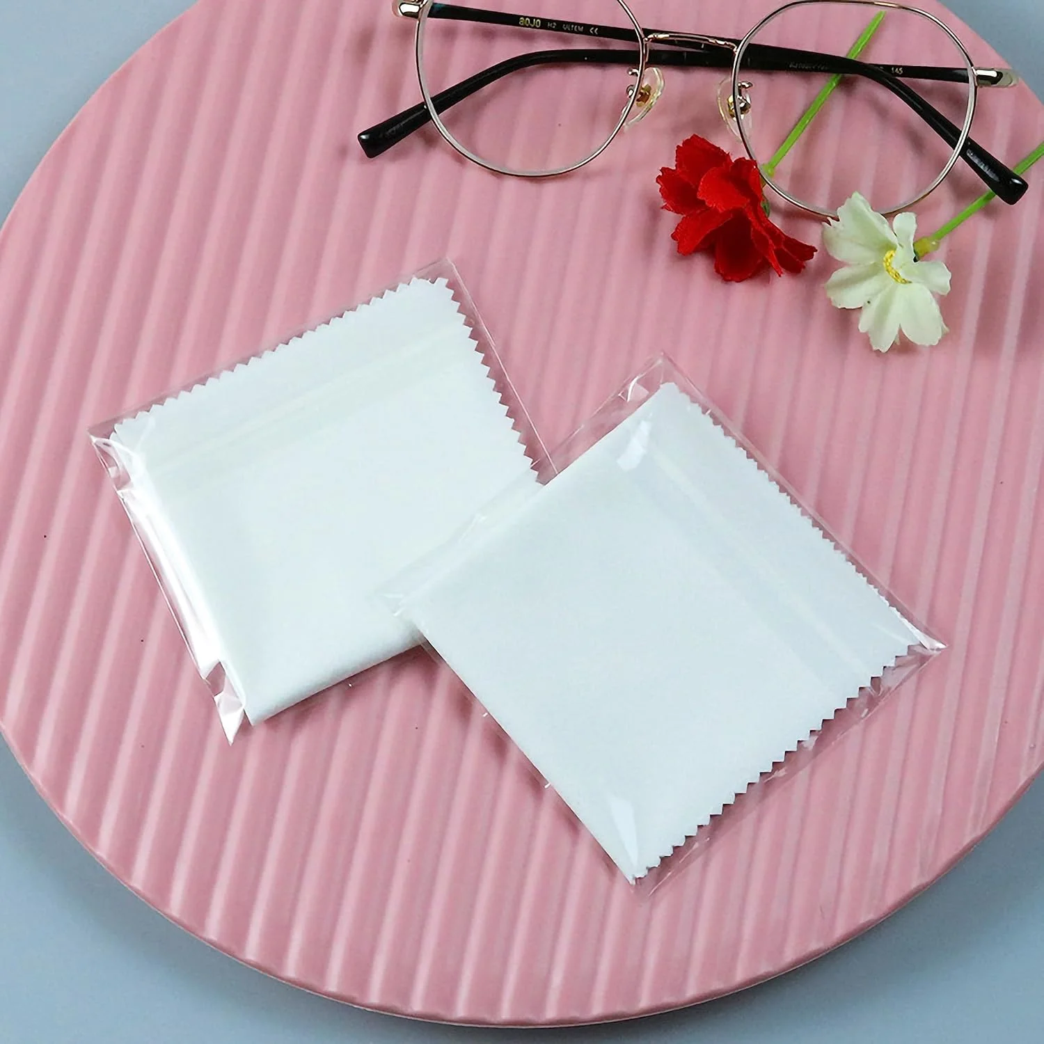 دستمال تمیز کننده سازگار با محیط زیست 12 عددی، مناسب برای تمیز کردن صفحه نمایش، جلوگیری از گرد و غبار، پاک کردن عینک، جواهرات دوربین، دستمال تمیز کننده جیر قابل حمل، دستمال تمیز کننده تلفن همراه، (15*15 سانتی متر، سفید)