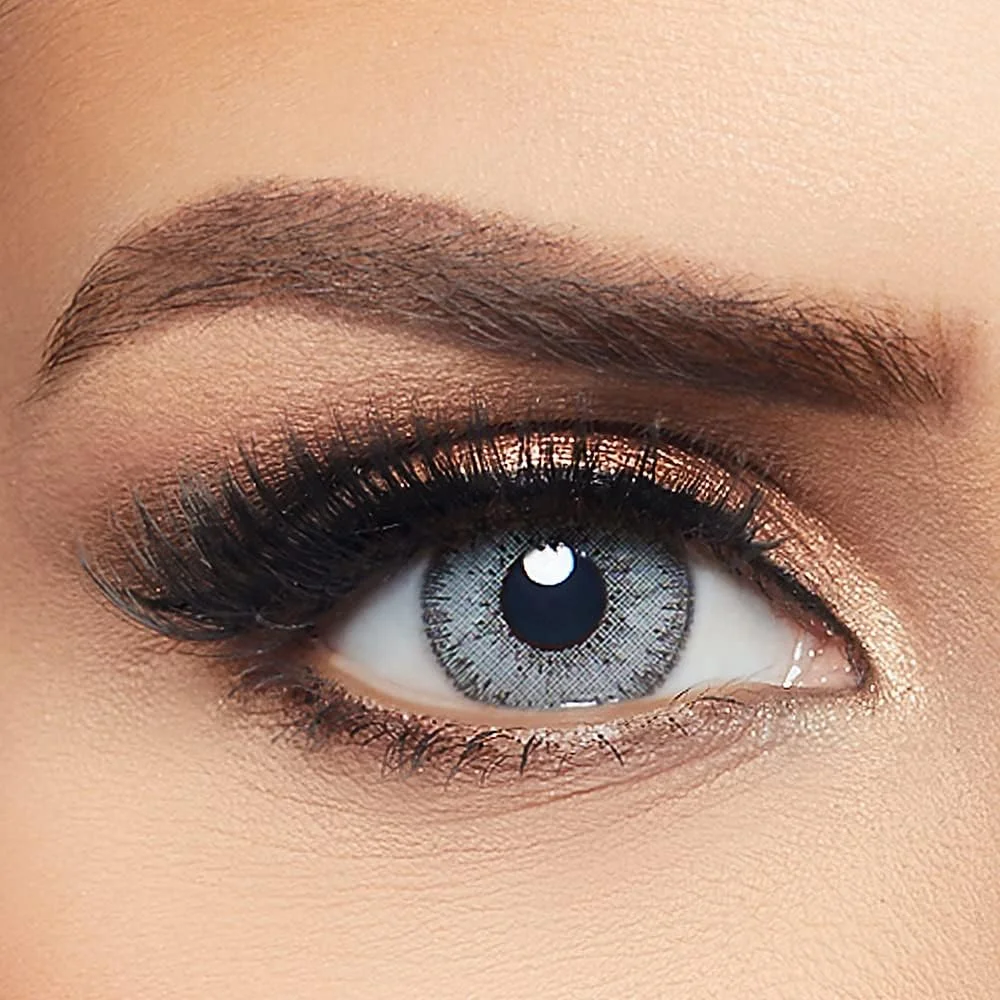 لیالا از ایوا - بسته 2 عددی لنز تماسی رنگی - رنگ خاکستری ابری - لنزهای چشمی با قابلیت تعویض 3 ماهه - لنزهای تماسی یونیسکس - موجود در Plano و تمام نمره ها