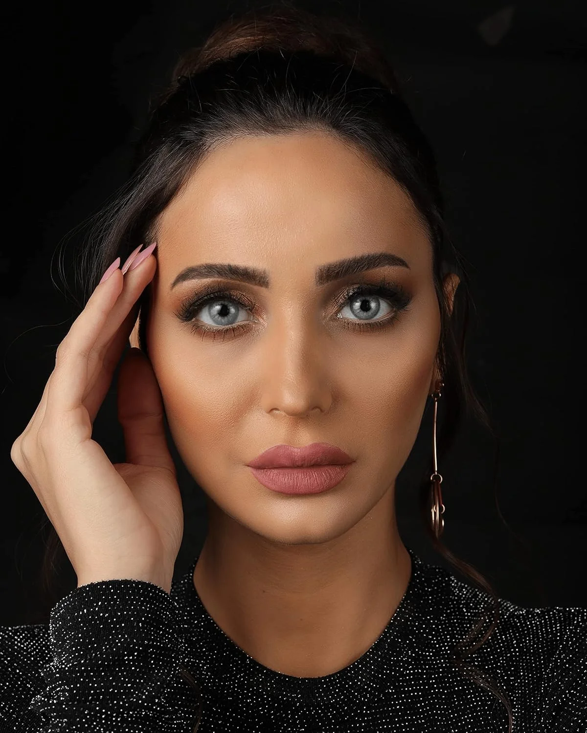 لنزهای اِوا (مجموعه آبی رنگ: آبی آسمانی) - لنزهای رنگی بدون نمره - جلوه طبیعی و مناسب برای همه