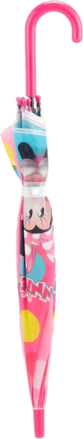 چتر مینی موس سرزمین کودک، یک اکسسوری لذت‌بخش است که شادی را به روزهای بارانی می‌آورد. این چتر با طراحی جذاب مینی موس، مطمئناً کودکان را به لبخند می‌آورد و باعث می‌شود که منتظر باران باشند. ساختار سبک وزن آن به کودکان اجازه می‌دهد تا به راحتی آن را حمل کنند و ضمن خشک نگه داشتن آنها، استقلال را ترویج می‌کند. ویژگی باز شدن خودکار، استقرار سریع را تضمین می‌کند و آن را برای باران‌های غیرمنتظره عالی می‌کند. اندازه آن برای دست‌های کوچک ایده‌آل است و پوشش کافی را بدون دست و پا گیر بودن فراهم می‌کند. ساختار بادوام برای مقاومت در برابر باد و باران ساخته شده است و از محافظت قابل اعتماد در طول آب و هوای نامساعد اطمینان می‌دهد. رنگ‌های روشن و گرافیک‌های جذاب کودکان را تشویق می‌کنند تا با هیجان روزهای بارانی را در آغوش بگیرند. طراحی جمع و جور به راحتی در کوله پشتی قرار می‌گیرد و آن را به انتخابی کاربردی برای مدرسه یا گردش تبدیل می‌کند. علاوه بر این، این چتر دارای نوک‌های گرد ایمن برای محافظت بیشتر است و به والدین آرامش خاطر می‌دهد. با چتر مینی موس سرزمین کودک، کودکان می‌توانند با استایل و اعتماد به نفس وارد باران شوند.