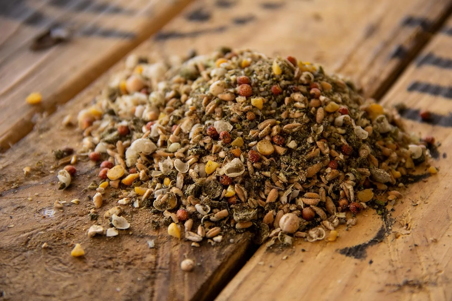 خوراک کامل طیور تخمگذار نیو کانتری ارگانیکس | بدون ذرت و سویا | 17% پروتئین | دارای گواهی ارگانیک و غیر تراریخته | 40 پوند