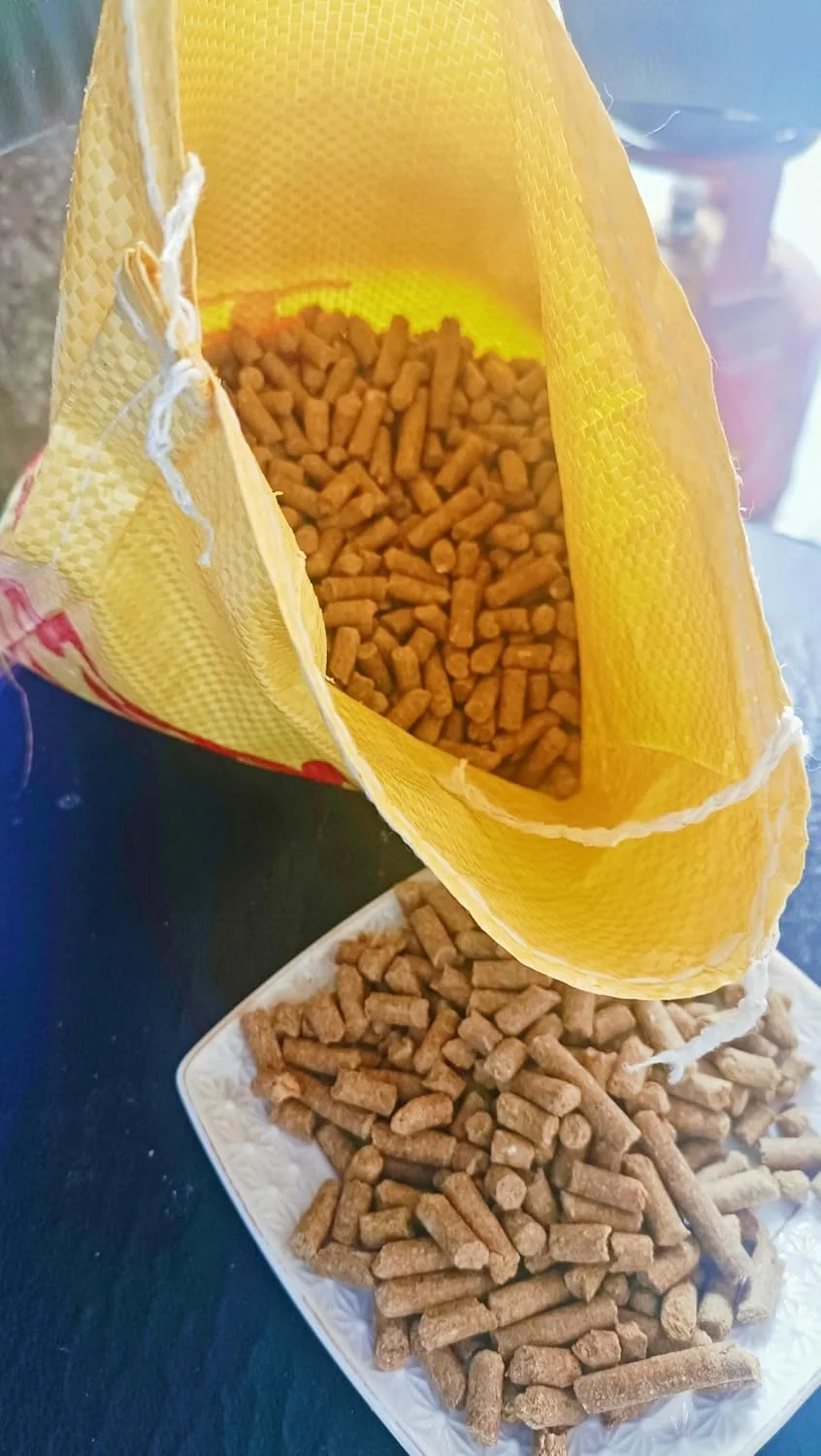 خوراک دام پلت شده برای تمام مراحل زندگی، 18 کیلوگرم، خوراک گاو/گاومیش، 18000 گرم، با تغذیه اضافی، خوراک پلت شده، قابل هضم تر