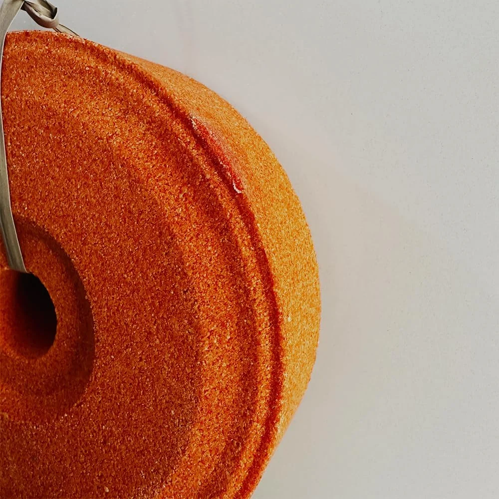 بلوک معدنی لیسیدنی حیوانات مناسب گاو، بز و گوسفند ۱ کیلوگرمی، مناسب تمام مراحل زندگی