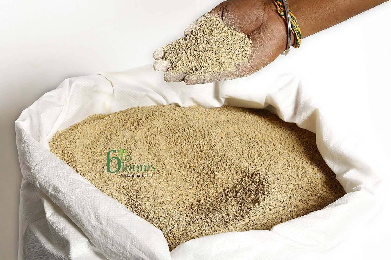 خوراک مرغ BIO BLOOMS AGRO INDIA PRIVATE LIMITED، ۵ کیلوگرم، مناسب رشد (۶-۲۰ هفته) - تغذیه کامل و متعادل برای رشد سالم - تمام مراحل زندگی، پولکی