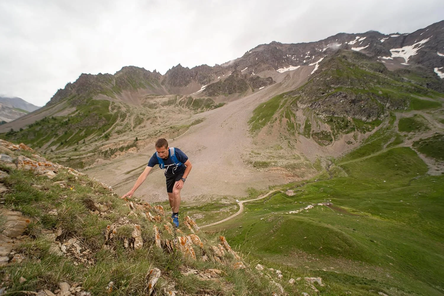 جلیقه دویدن CamelBak Circuit به همراه کملبک آب 1.5 لیتری جلیقه دویدن CamelBak Circuit به همراه کملبک آب 1.5 لیتری