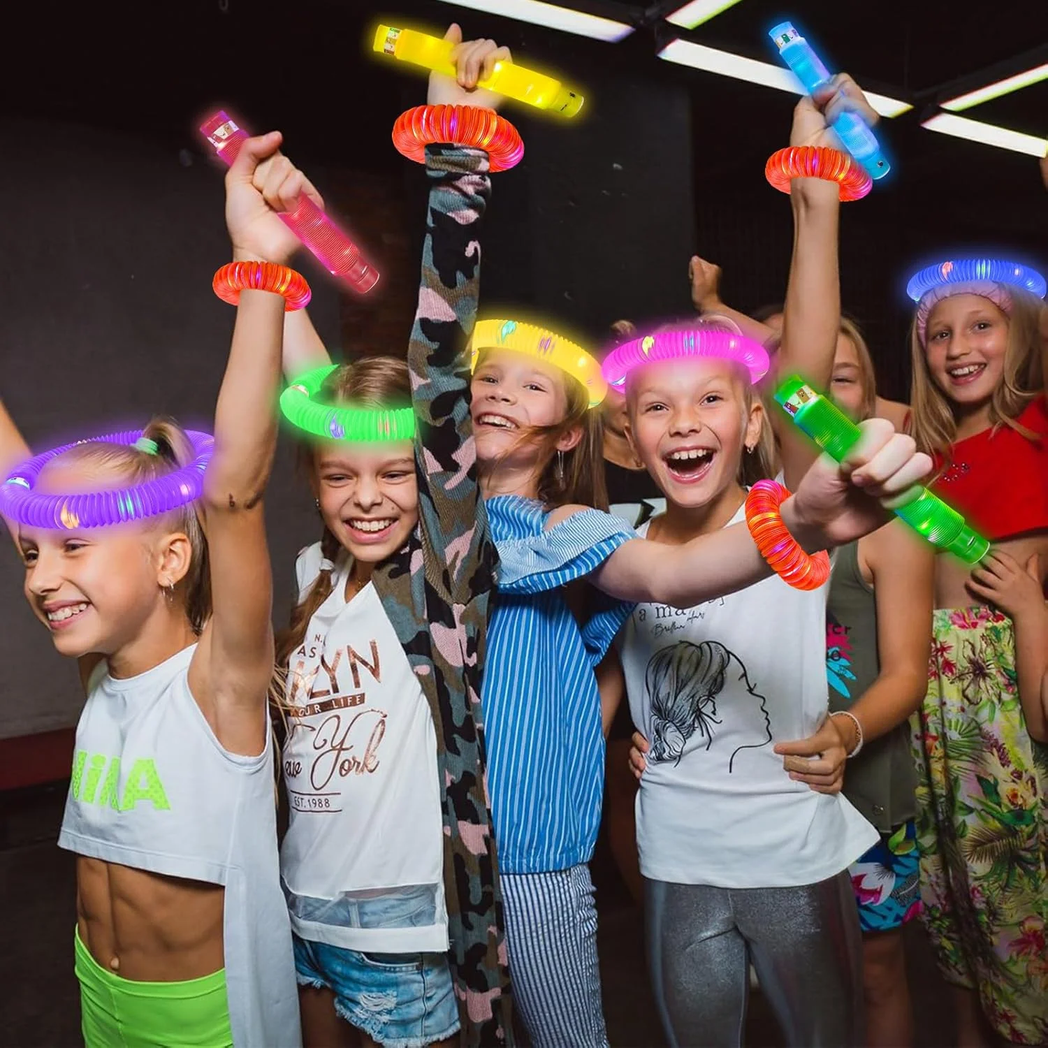 بسته 12 عددی لوله های پاپ درخشان، اسباب بازی حسی لوله های نوری LED، لوله های پاپ برای هدیه کودکان، مجموعه تزئینات جشن تولد (رنگین کمان)