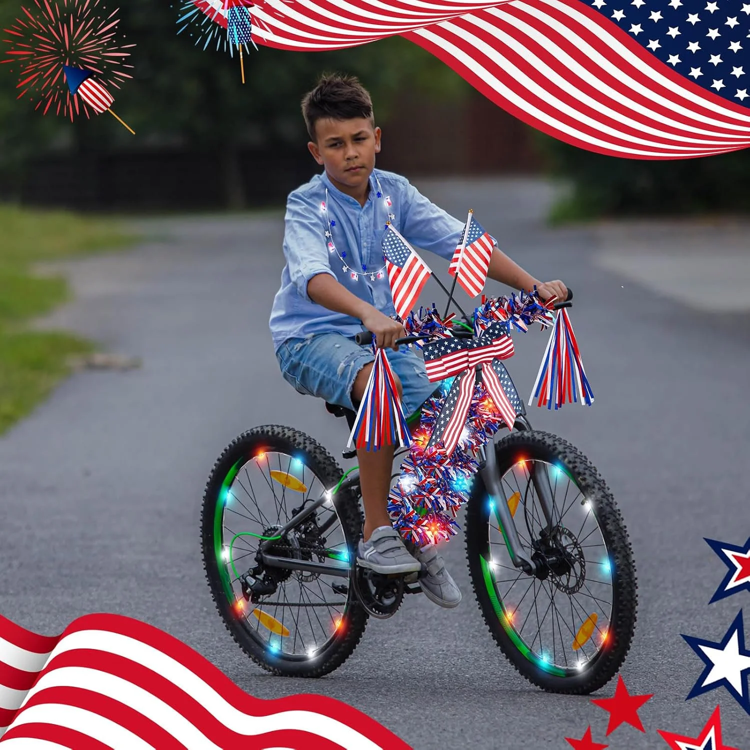 ست تزئین دوچرخه برای جشن چهارم جولای، شامل چراغ LED چرخ دوچرخه، روبان، پاپیون، پرچم آمریکا، ریسه براق و گردنبند ستاره‌ای برای جشن و مهمانی