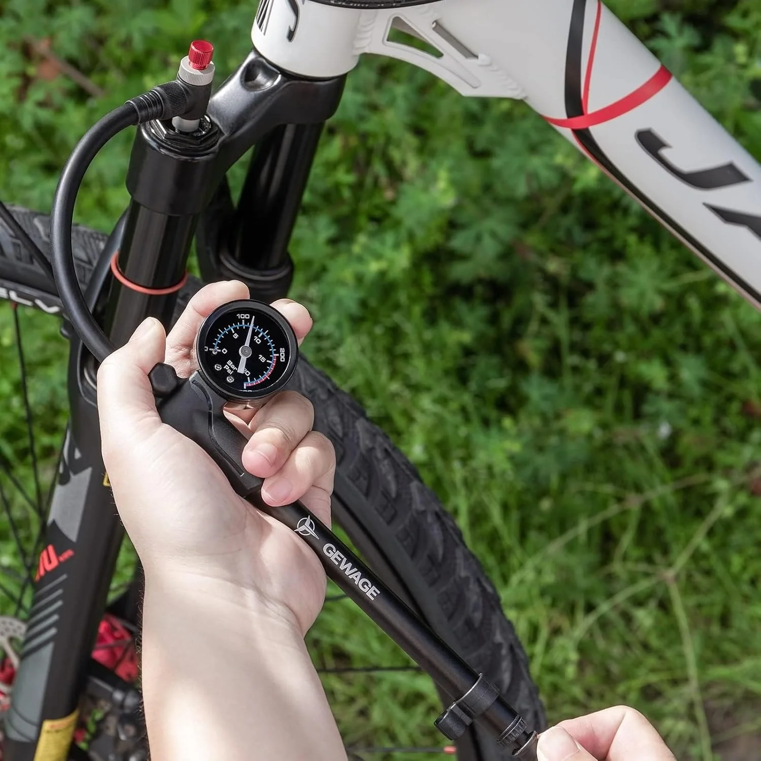 پمپ شوک برای دوچرخه‌های کوهستانی، جاده‌ای و موتورسیکلت - فشار بالا 300 PSI برای دوشاخ جلو و پمپ کمک فنر بادی عقب با گیج - پمپ مینی قابل حمل با دکمه تخلیه هوا